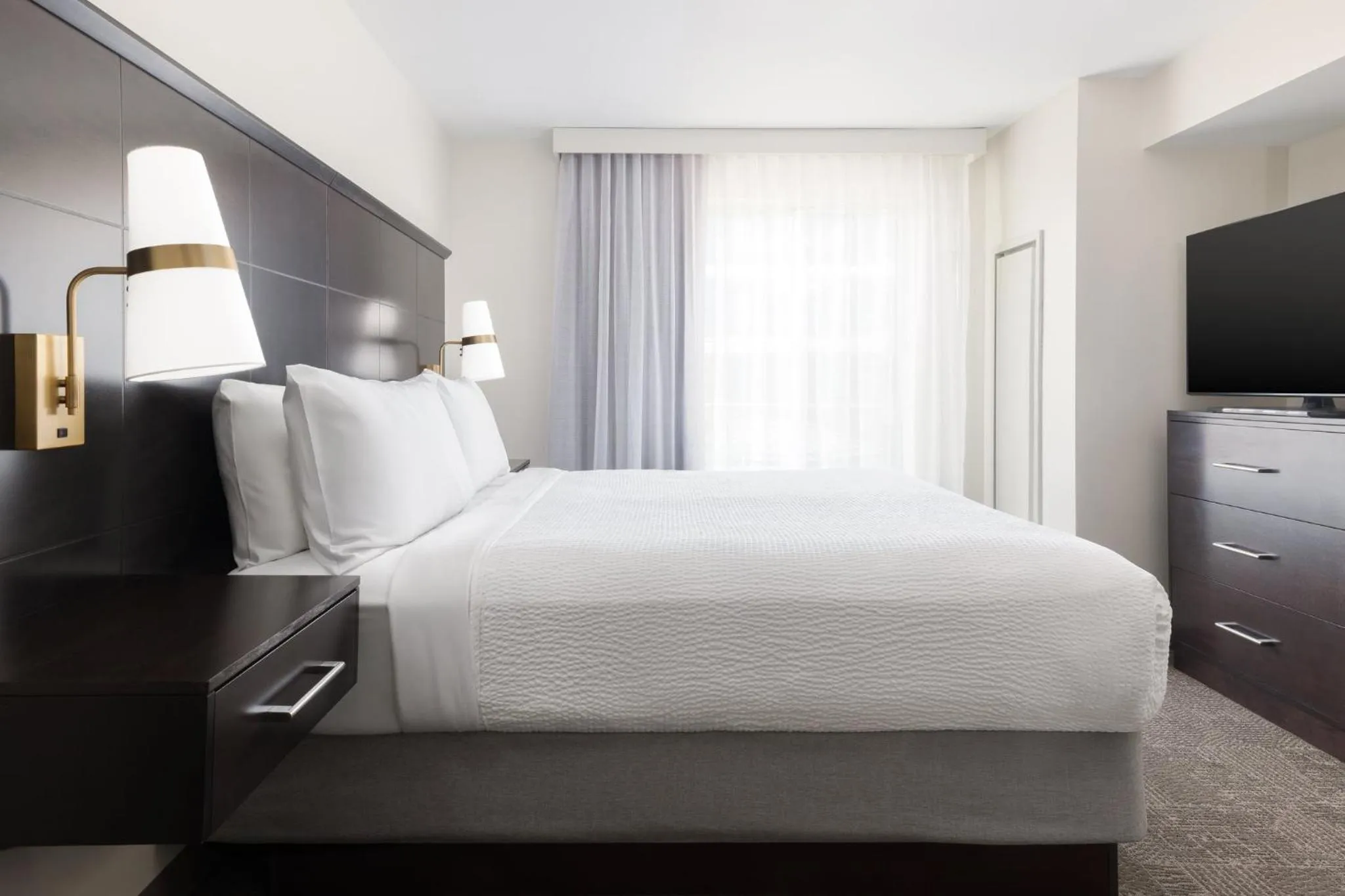 Hearing Accessible King Suite - Non-Smoking in Staybridge Suites Denver - Central Park by IHG