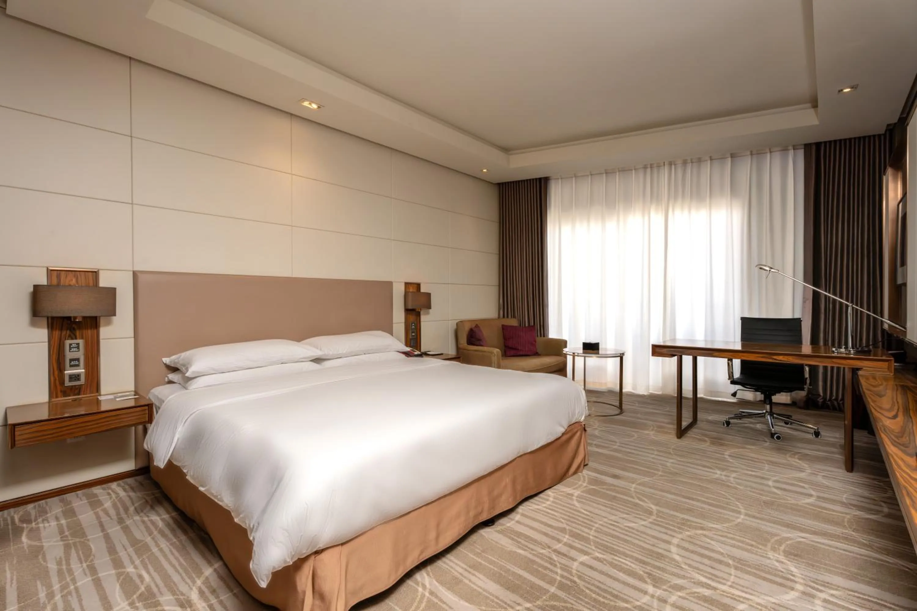 Standard King Room in Crowne Plaza Kunming City Centre by IHG