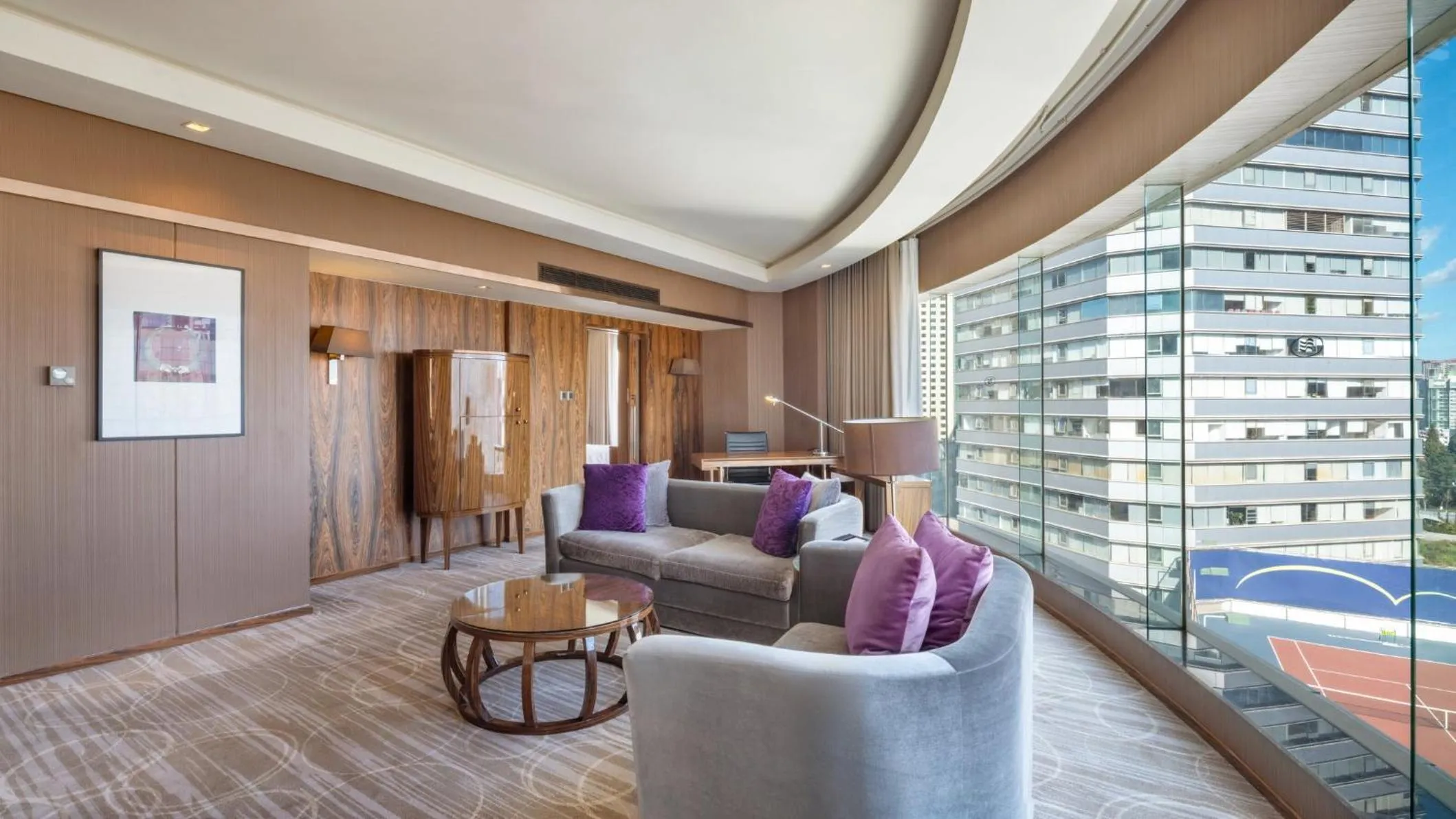 One-Bedroom Suite Lounge Access in Crowne Plaza Kunming City Centre by IHG