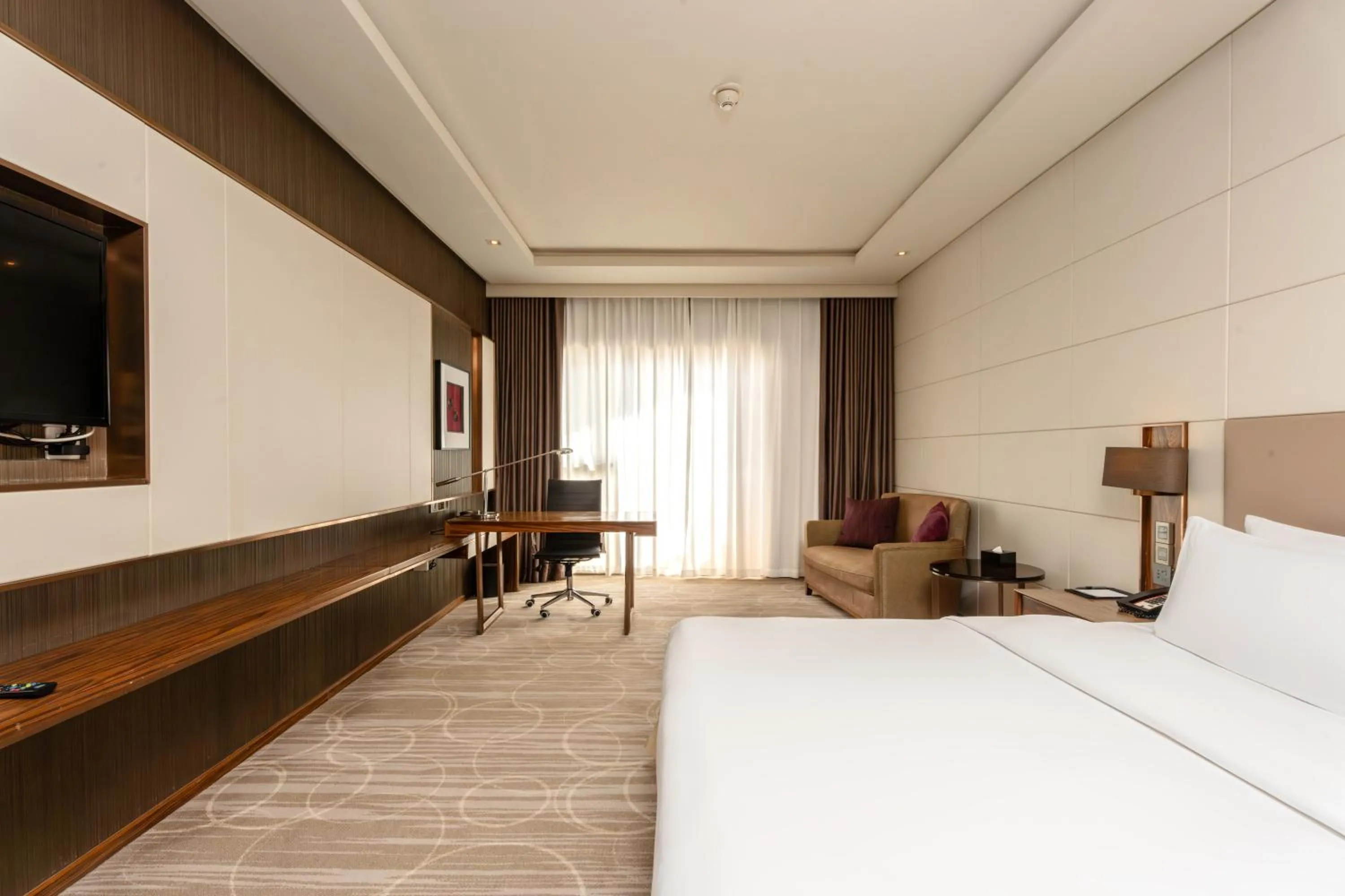 Premium King Room - Lounge Access in Crowne Plaza Kunming City Centre by IHG
