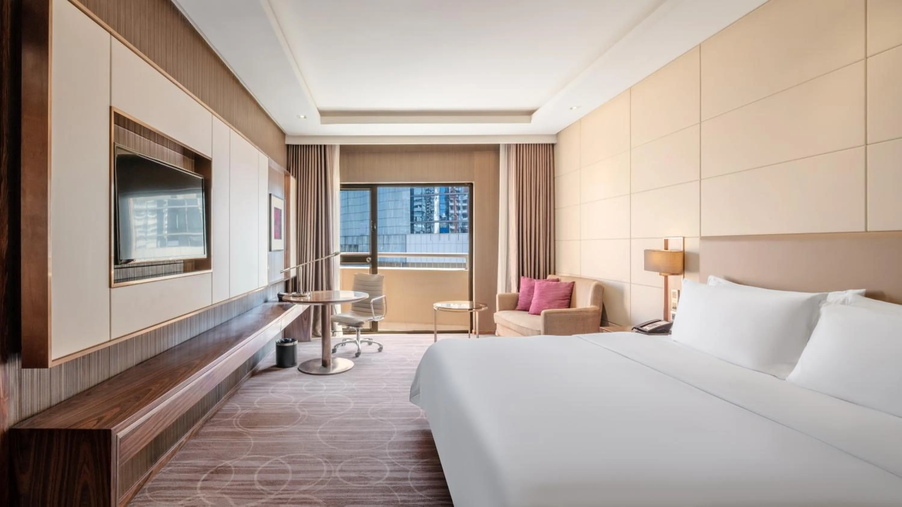 Standard King Room in Crowne Plaza Kunming City Centre by IHG