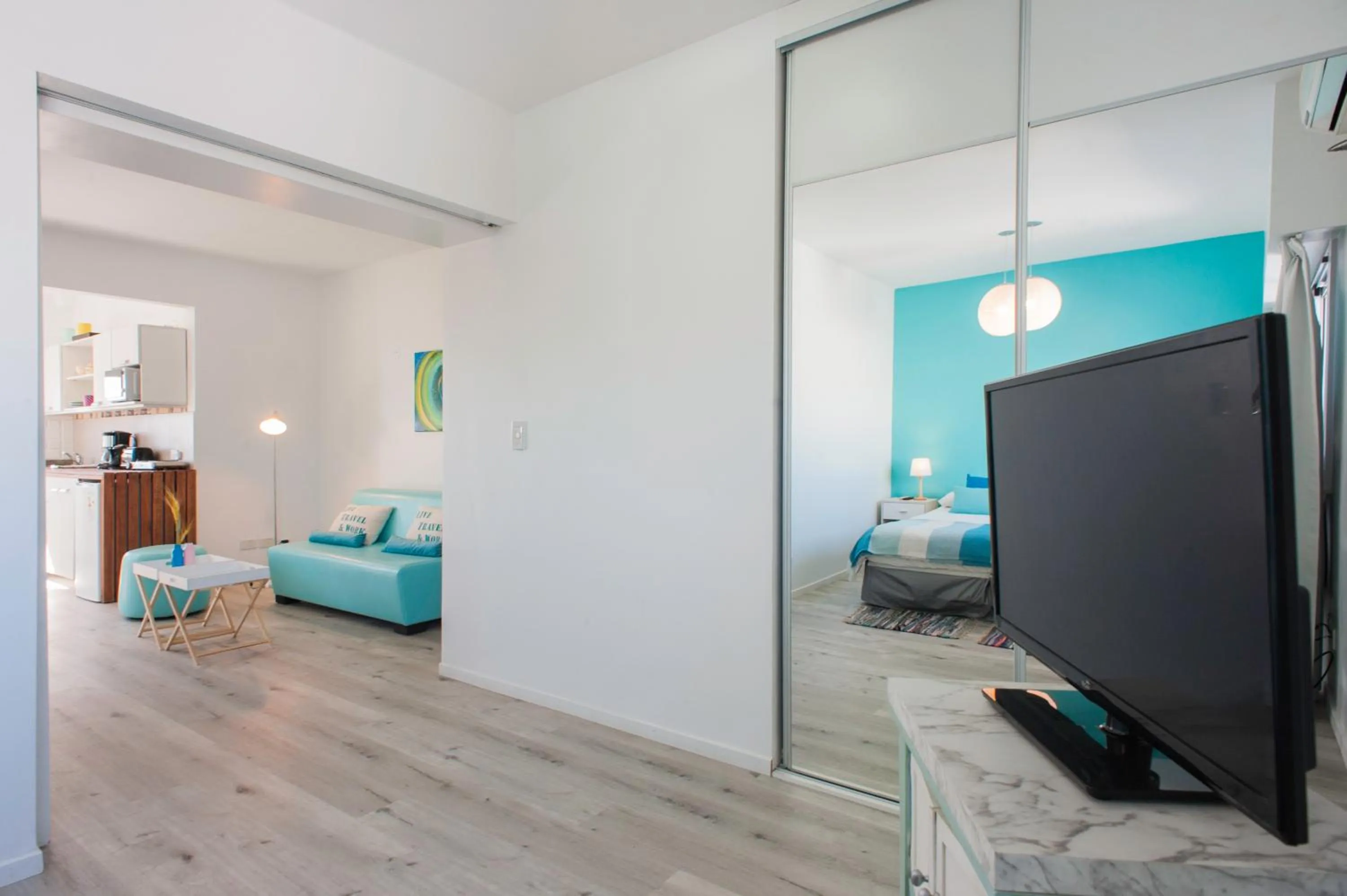 Quadruple Room with Terrace in Soho Point Central