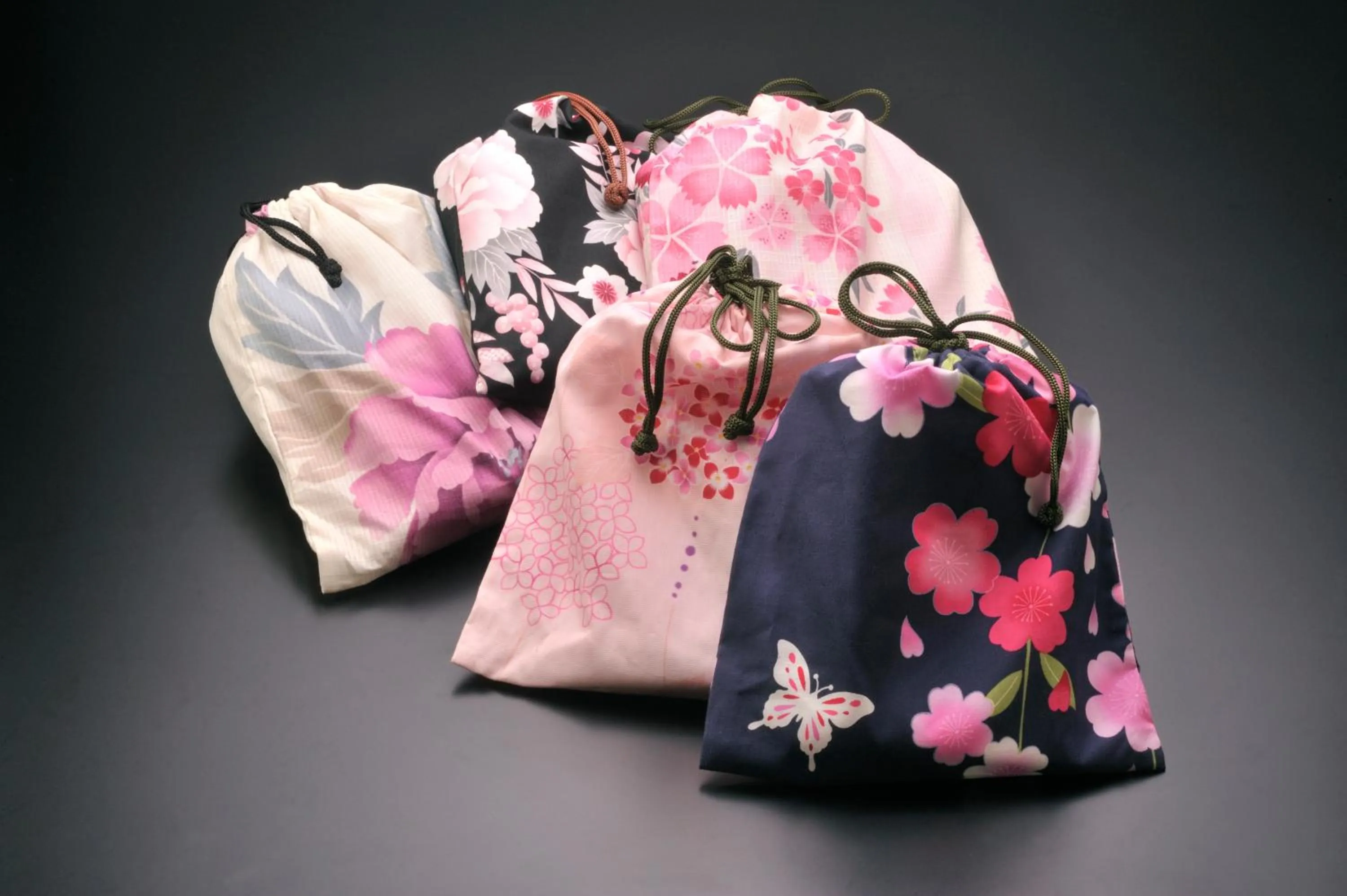 Japanese-Style Family Room with Shared Bathroom in Matsui Honkan