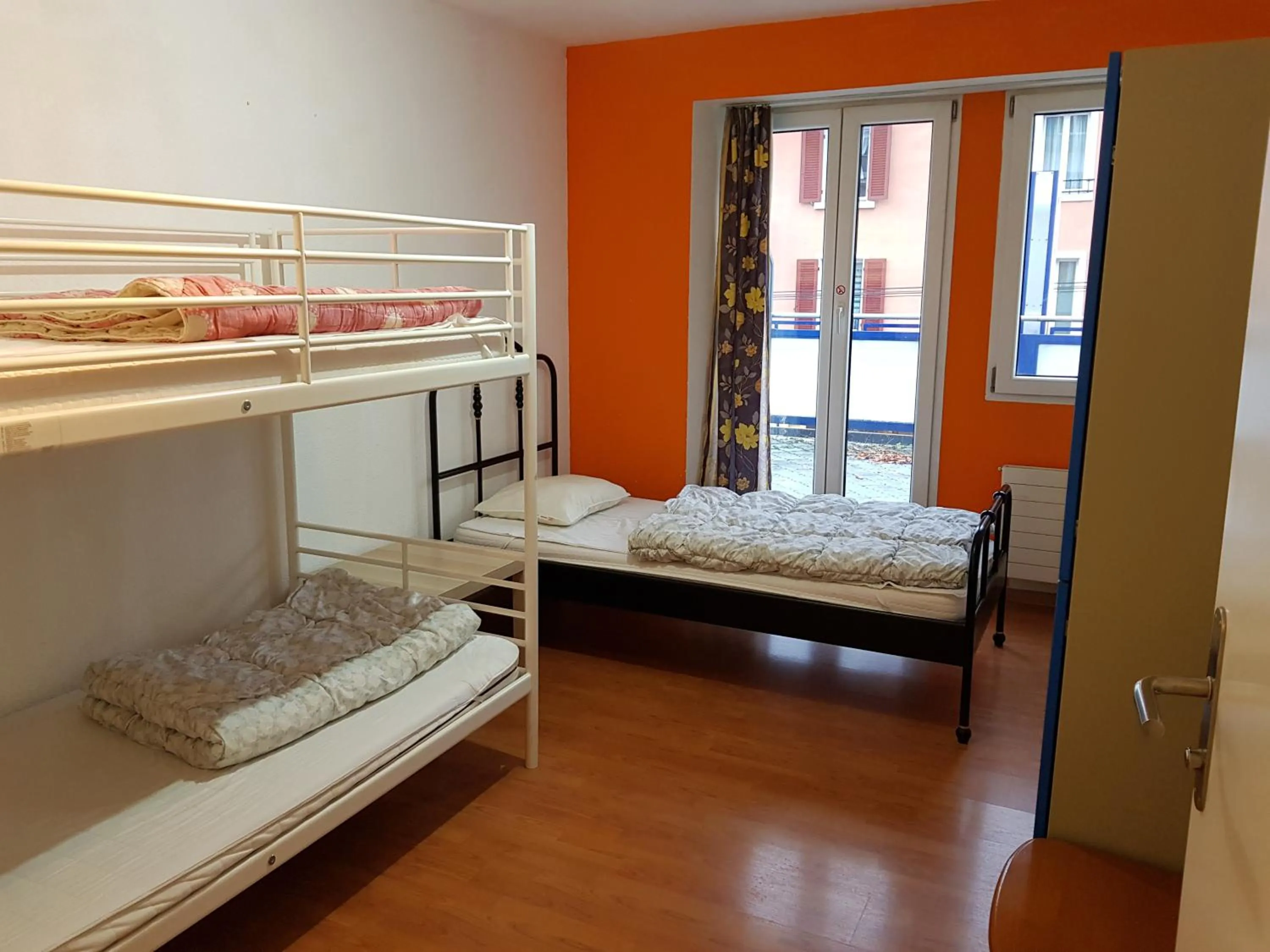Single Bed in 3-Bed Dormitory Room in Bellpark Hostel