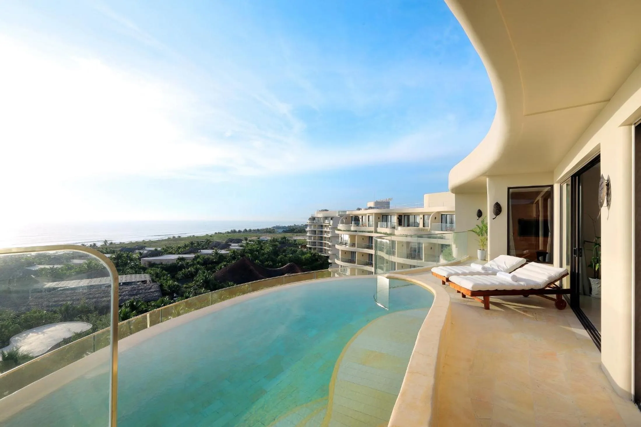 Seaview Sky Pool Villa in Ana Mandara Cam Ranh