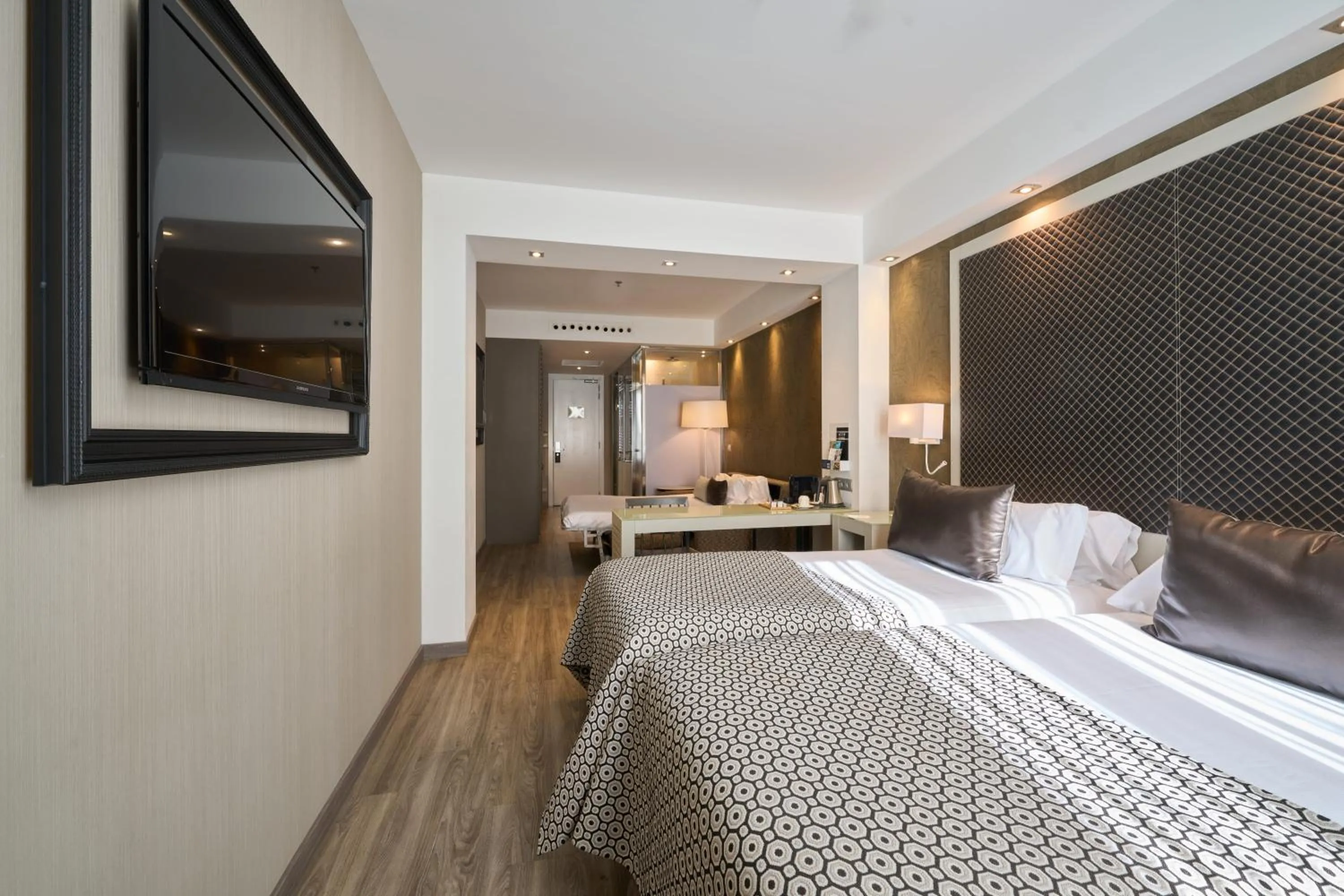 Triple Room in Catalonia Square 4* Sup