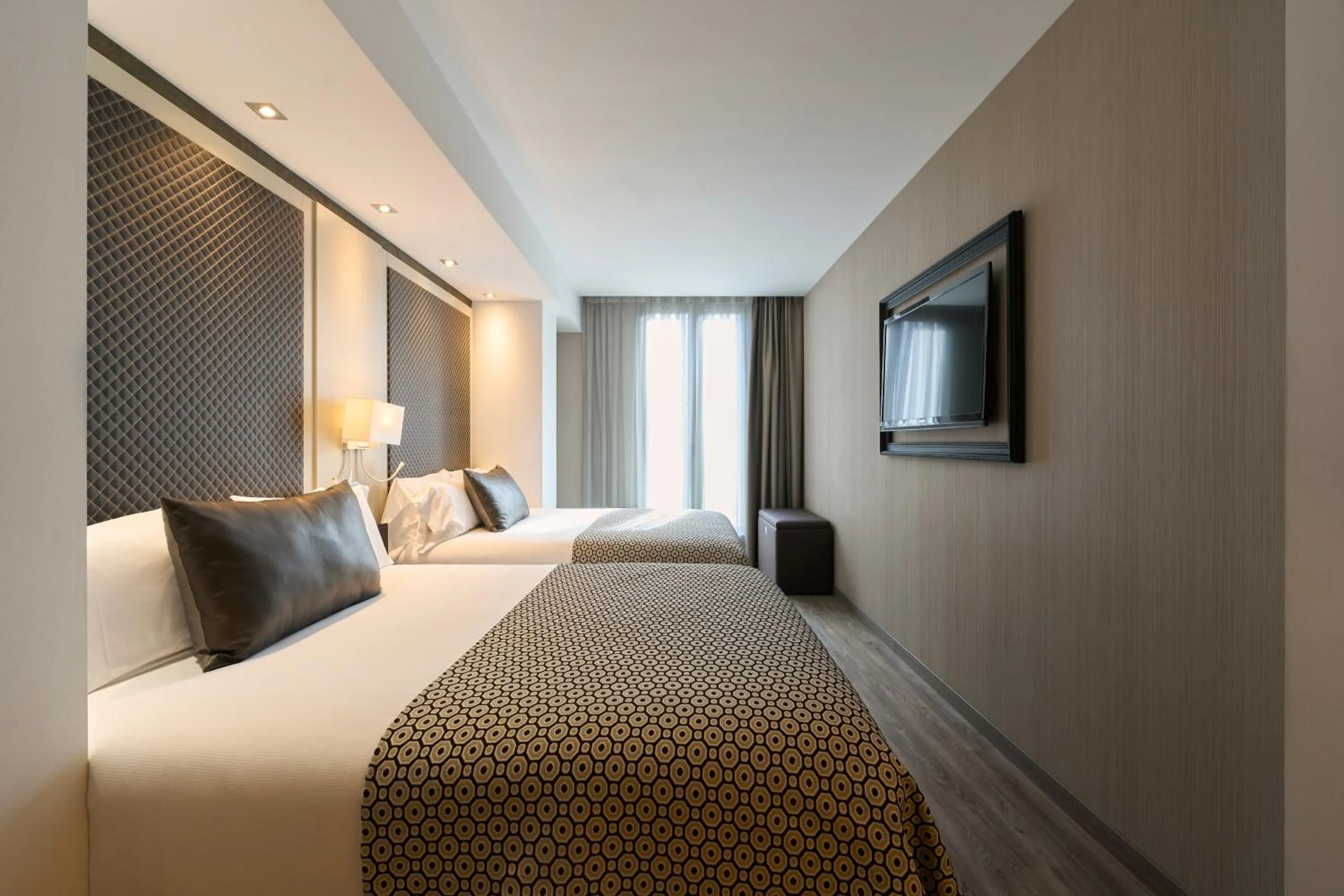 Superior Twin Room in Catalonia Square 4* Sup