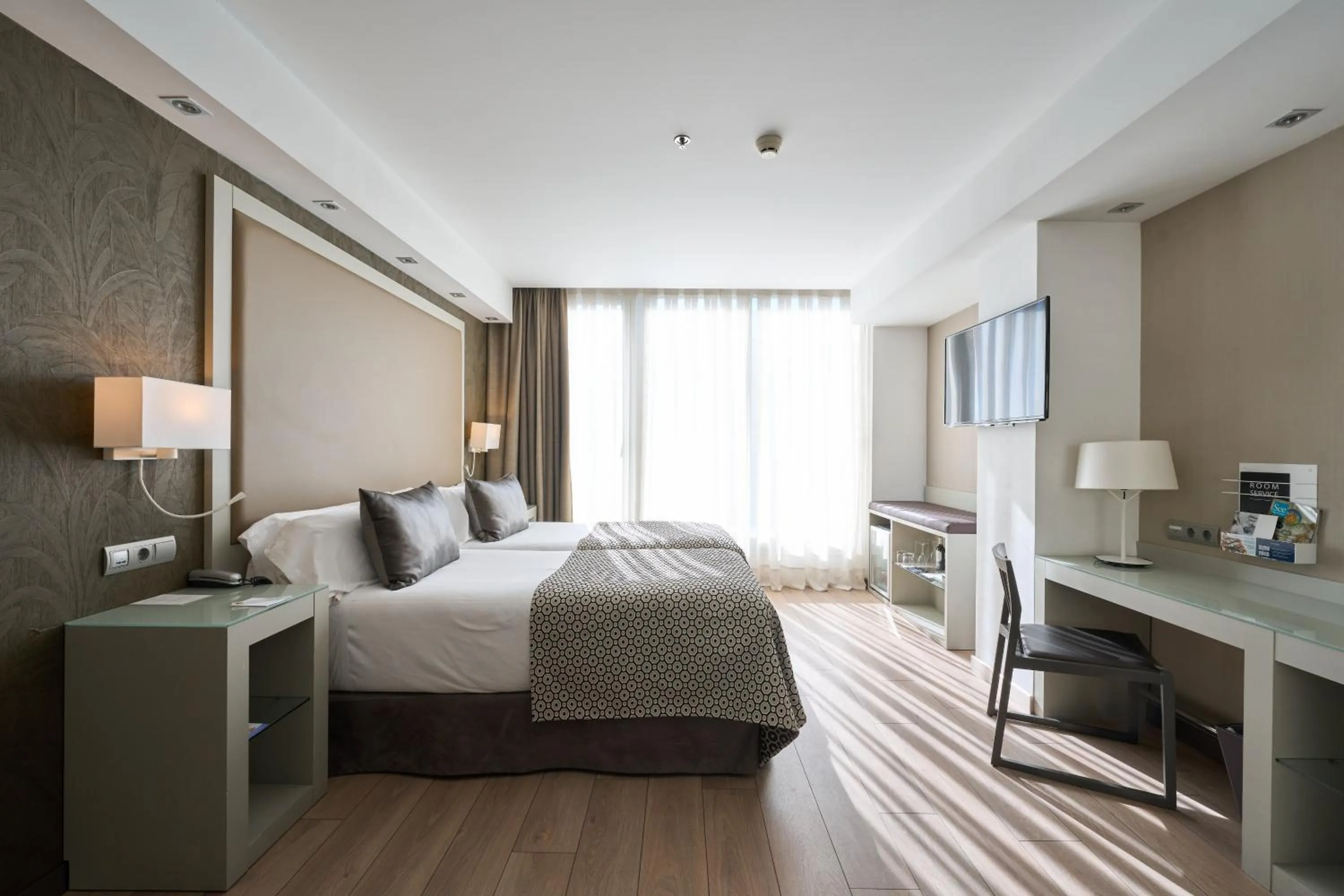 Superior Double or Twin Room with Terrace in Catalonia Square 4* Sup