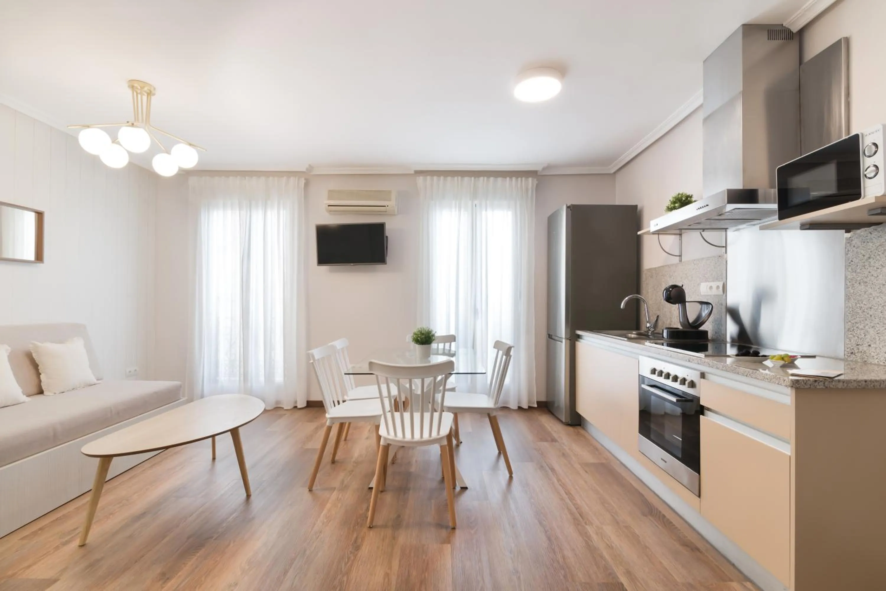 One-Bedroom Apartment in Roisa Centro