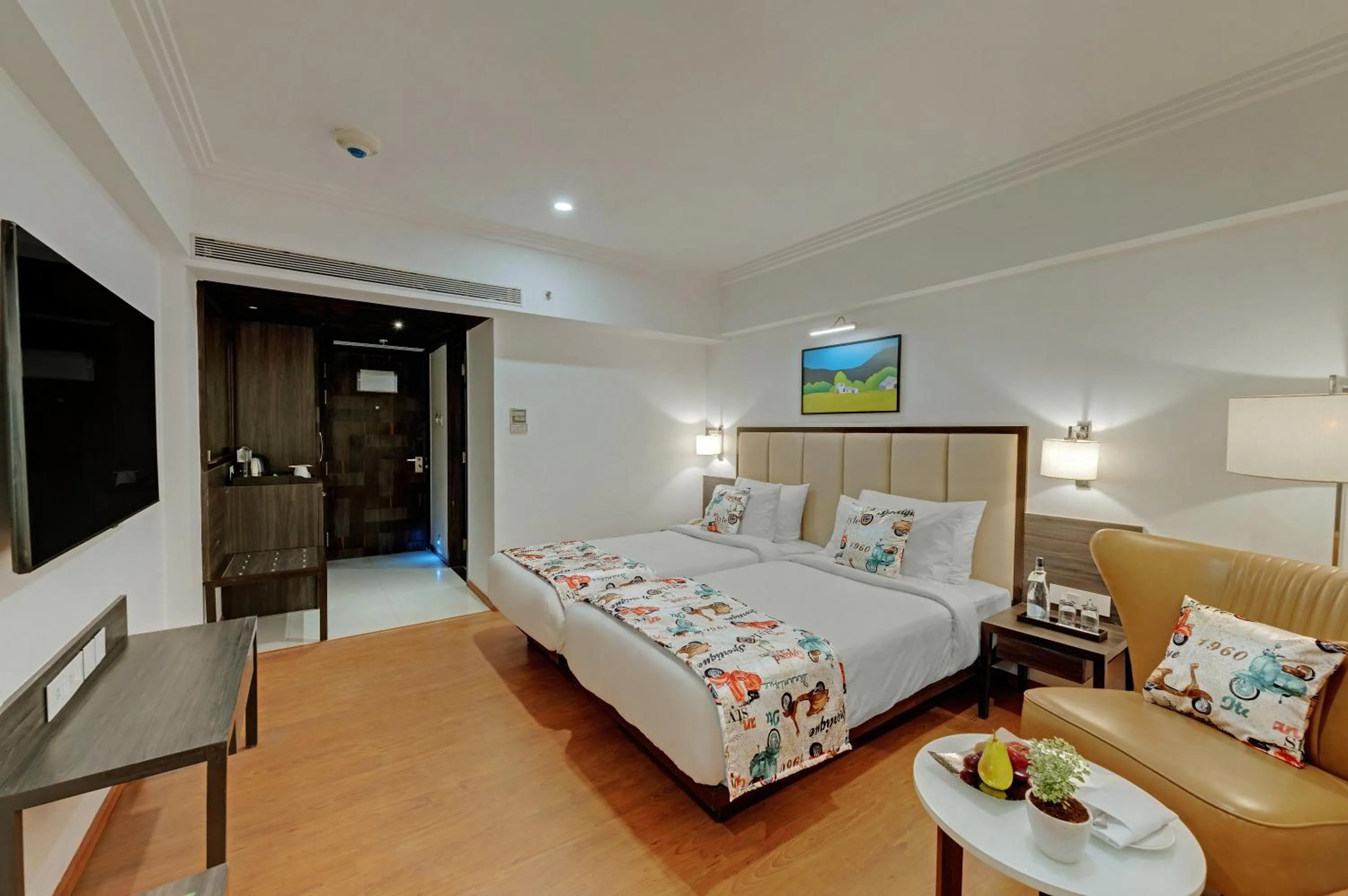 Winter Green Room - single occupancy in The Fern Residency Turbhe