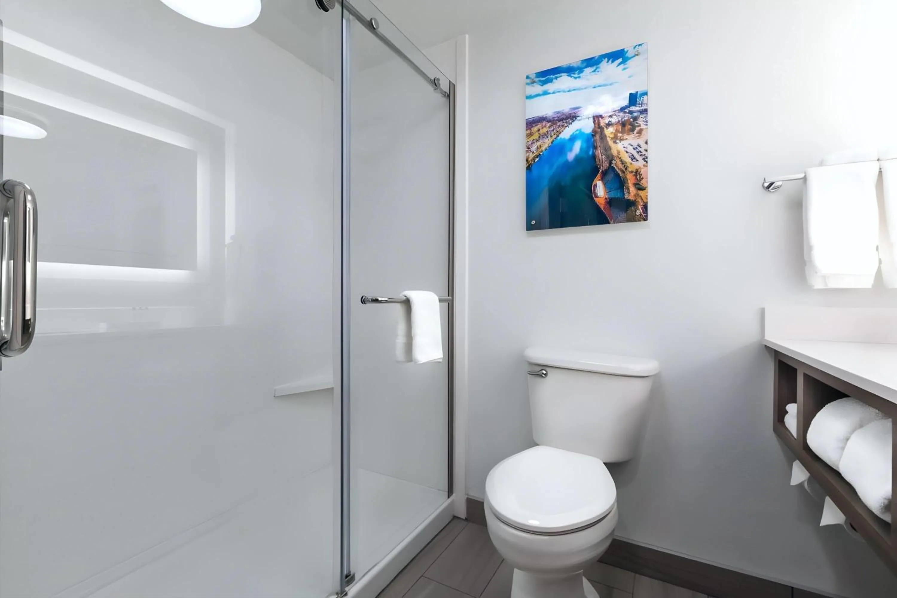 King Room - Non-Smoking in Wingate Augusta Washington Road by Wyndham