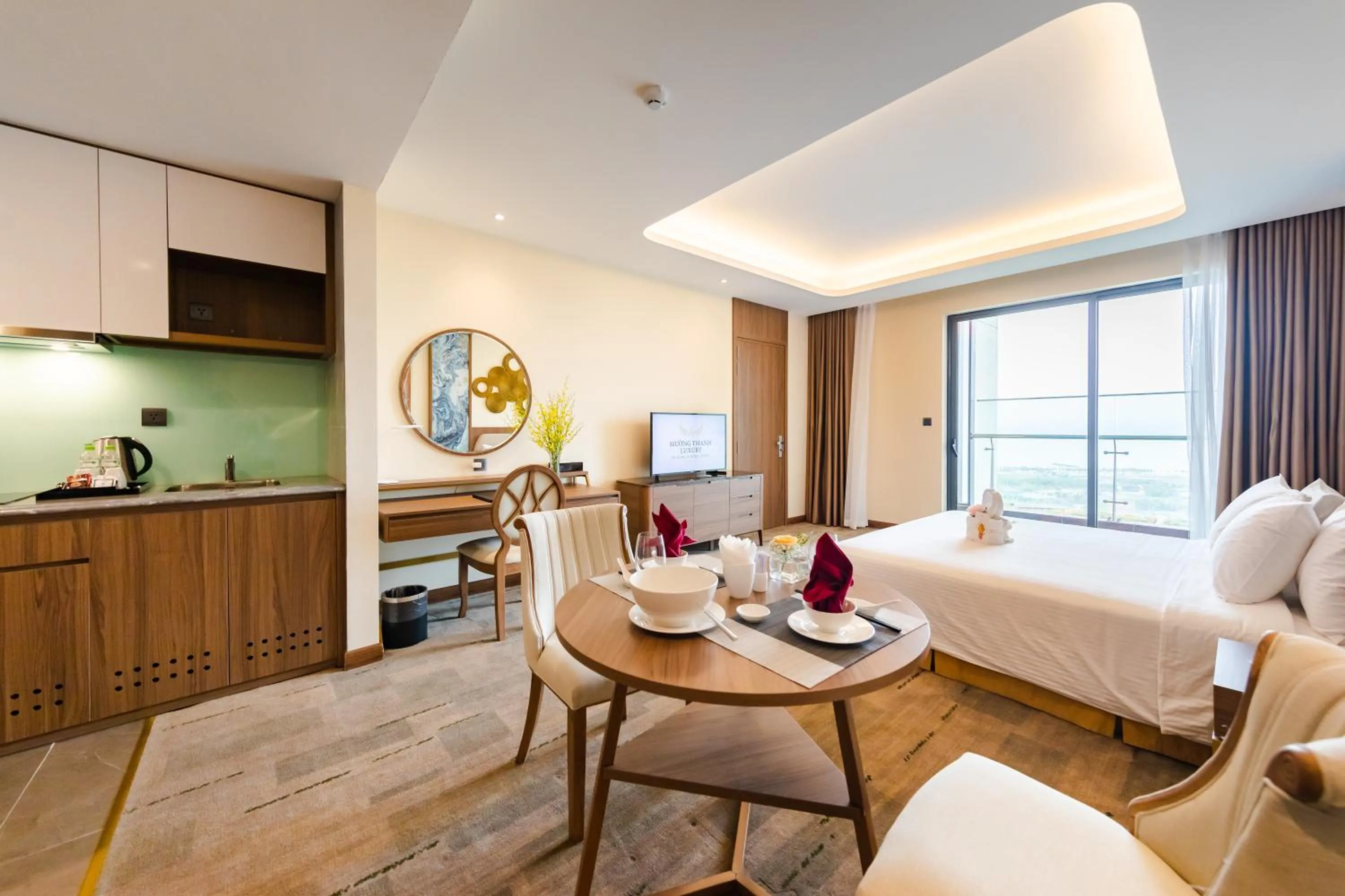 King Studio with Sea View in Muong Thanh Luxury Ha Long Centre II