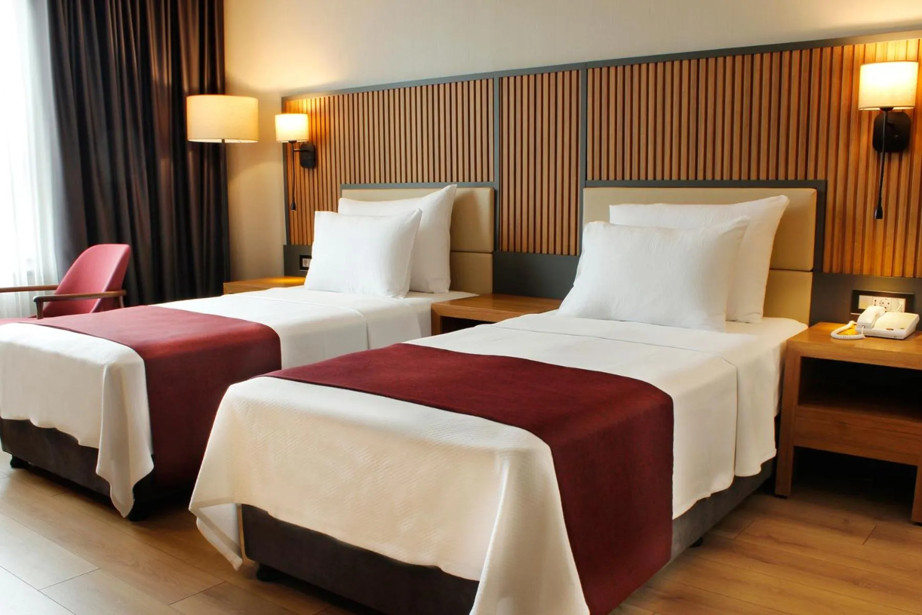 2 Single Beds, Mobility Accessible Room, Roll-In Shower, Non-Smoking - single occupancy in Ramada Plaza by Wyndham Ordu
