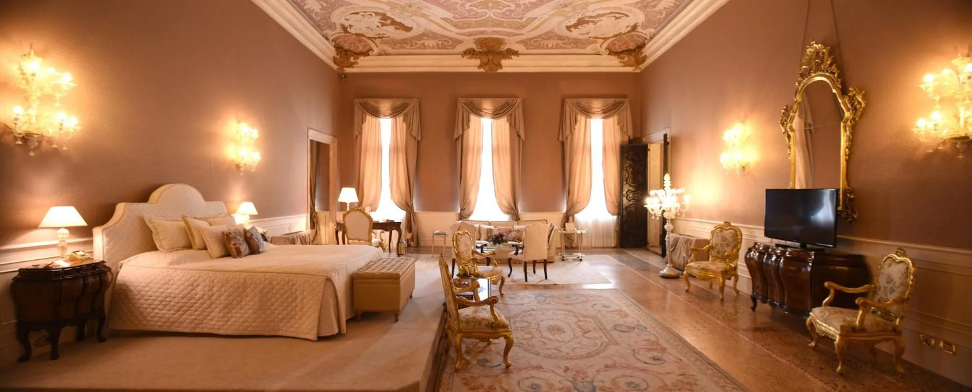 Historical Suite in Ca' Sagredo Hotel