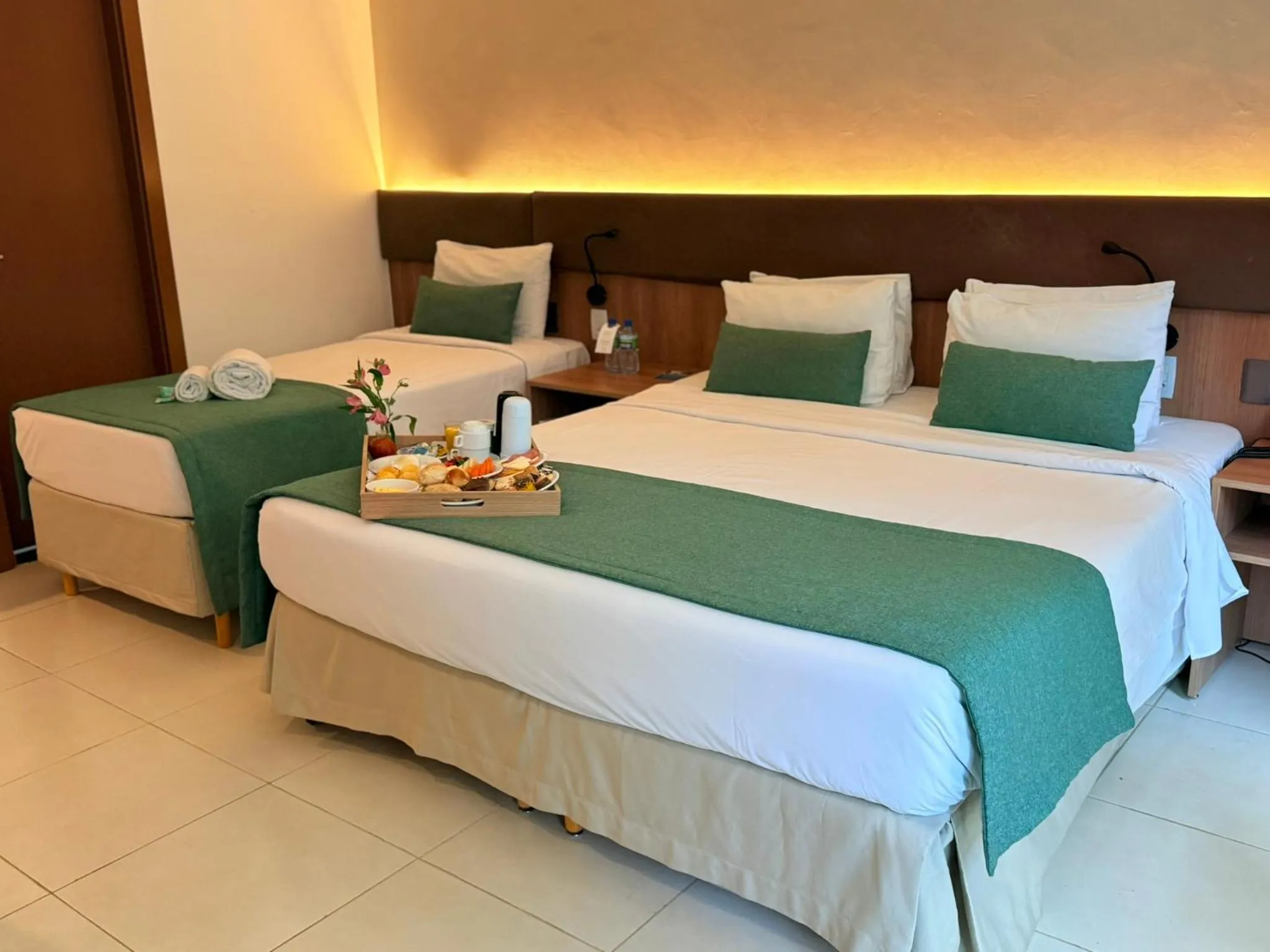 Standard Triple Room in Athos Bulcão Hplus Executive