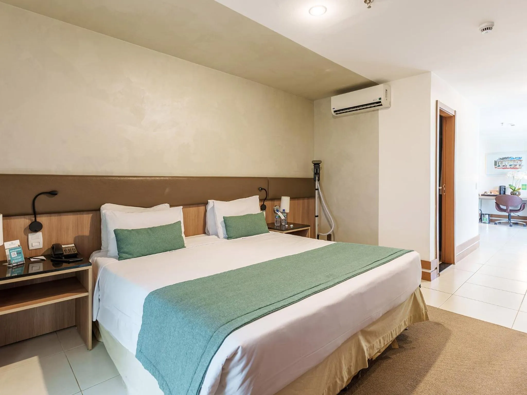 Executive Suite in Athos Bulcão Hplus Executive