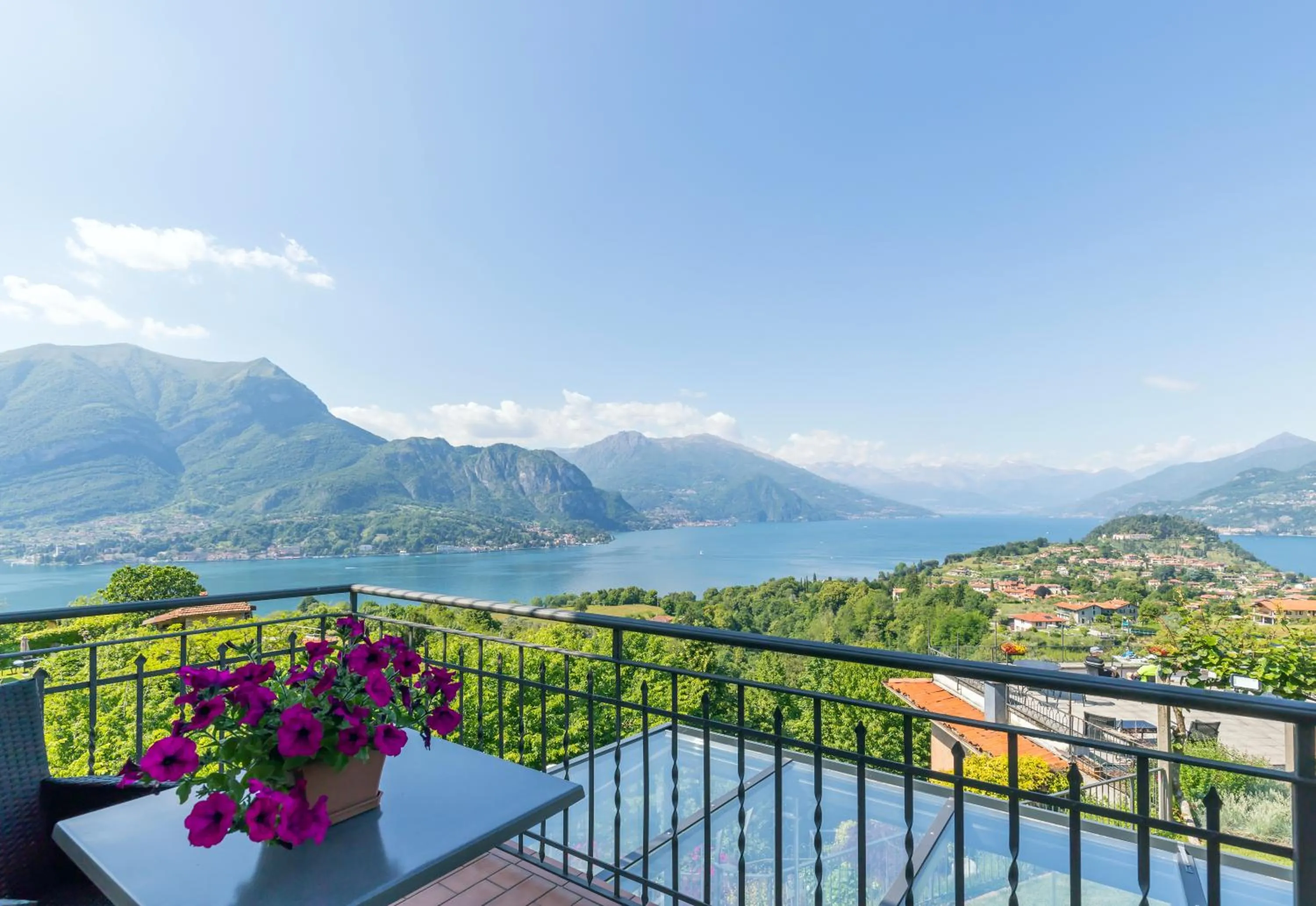 Superior Double Room with Lake View in Hotel Il Perlo