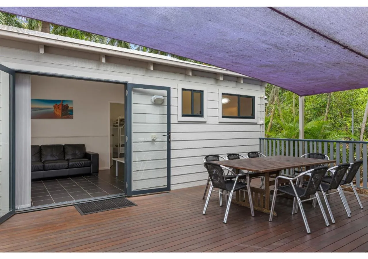 Deluxe 3 Bedroom Cabin in Discovery Parks - Rockhampton