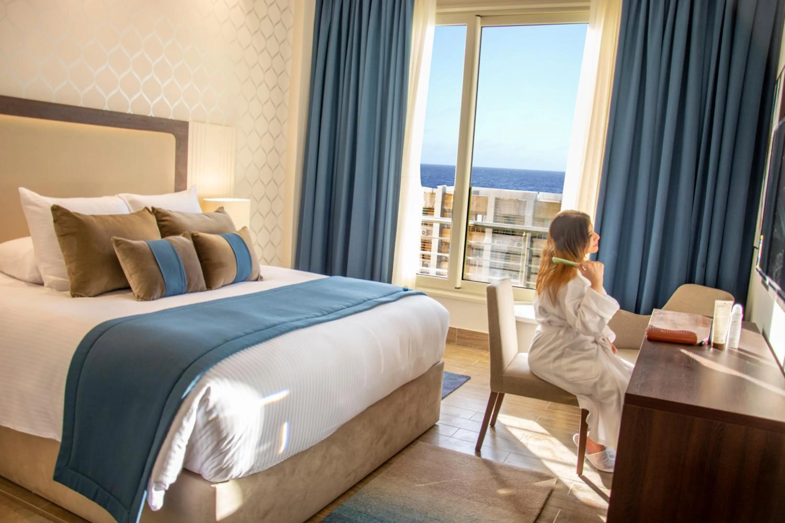 Junior Suite with Pool View in Helnan Mamoura Hotel & Events Center