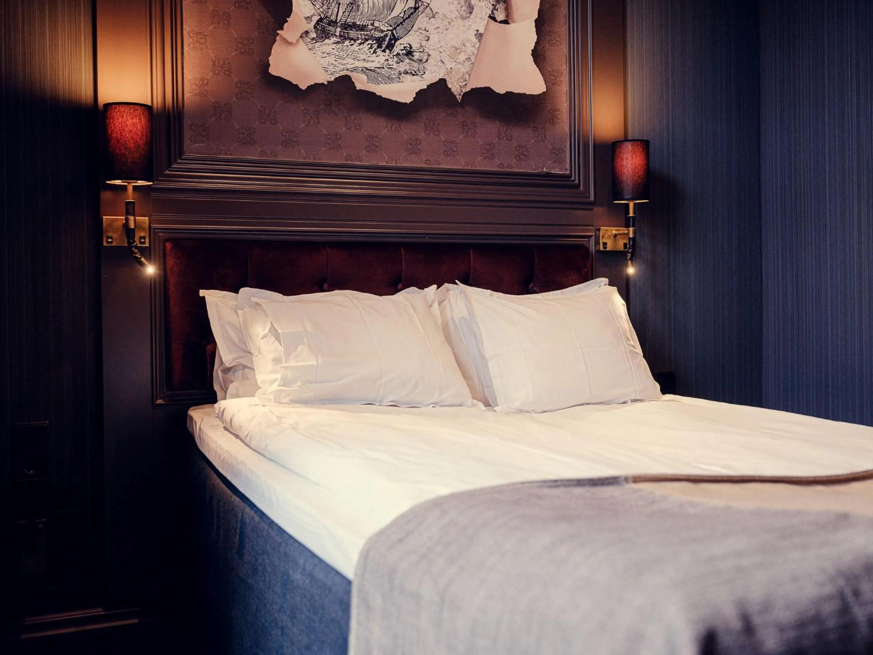 Superior Room with a small Queen Bed  in Stora Hotellet; BW Premier Collection