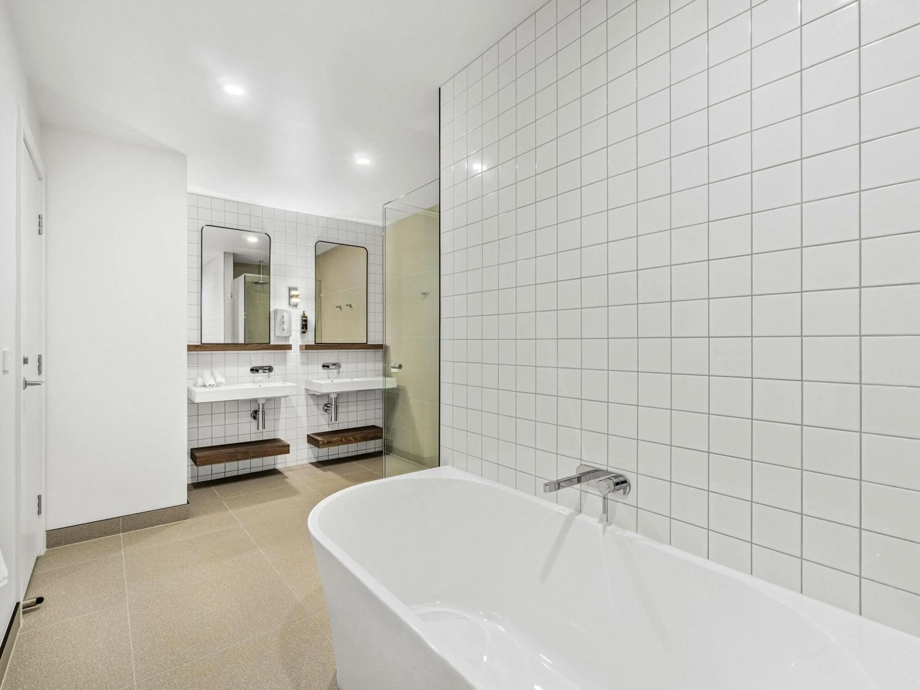 Luxury Suite with One King Bed in Mercure Pakenham