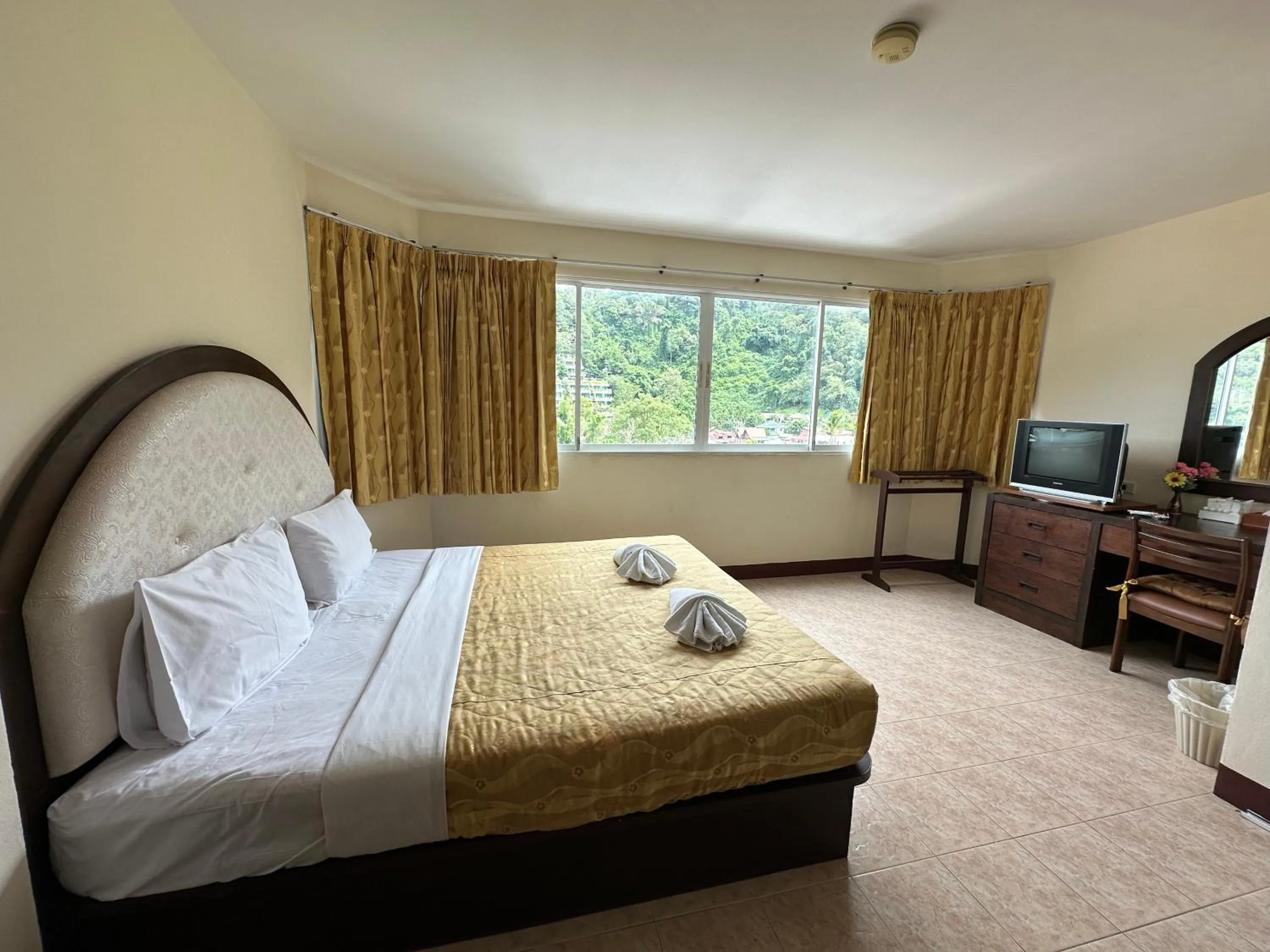 Deluxe Room in Kata Place Hotel