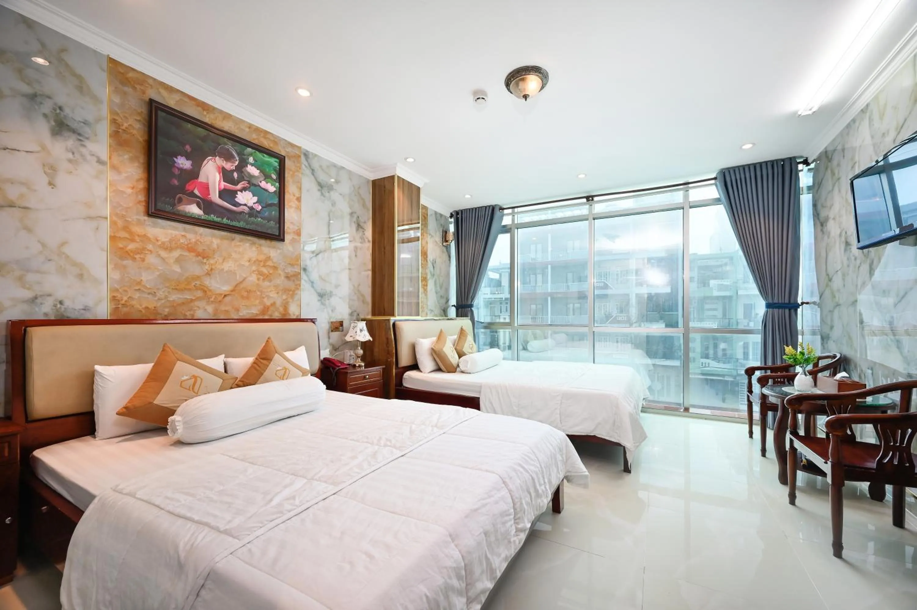 Superior Quadruple Room in Ly Ly Hotel