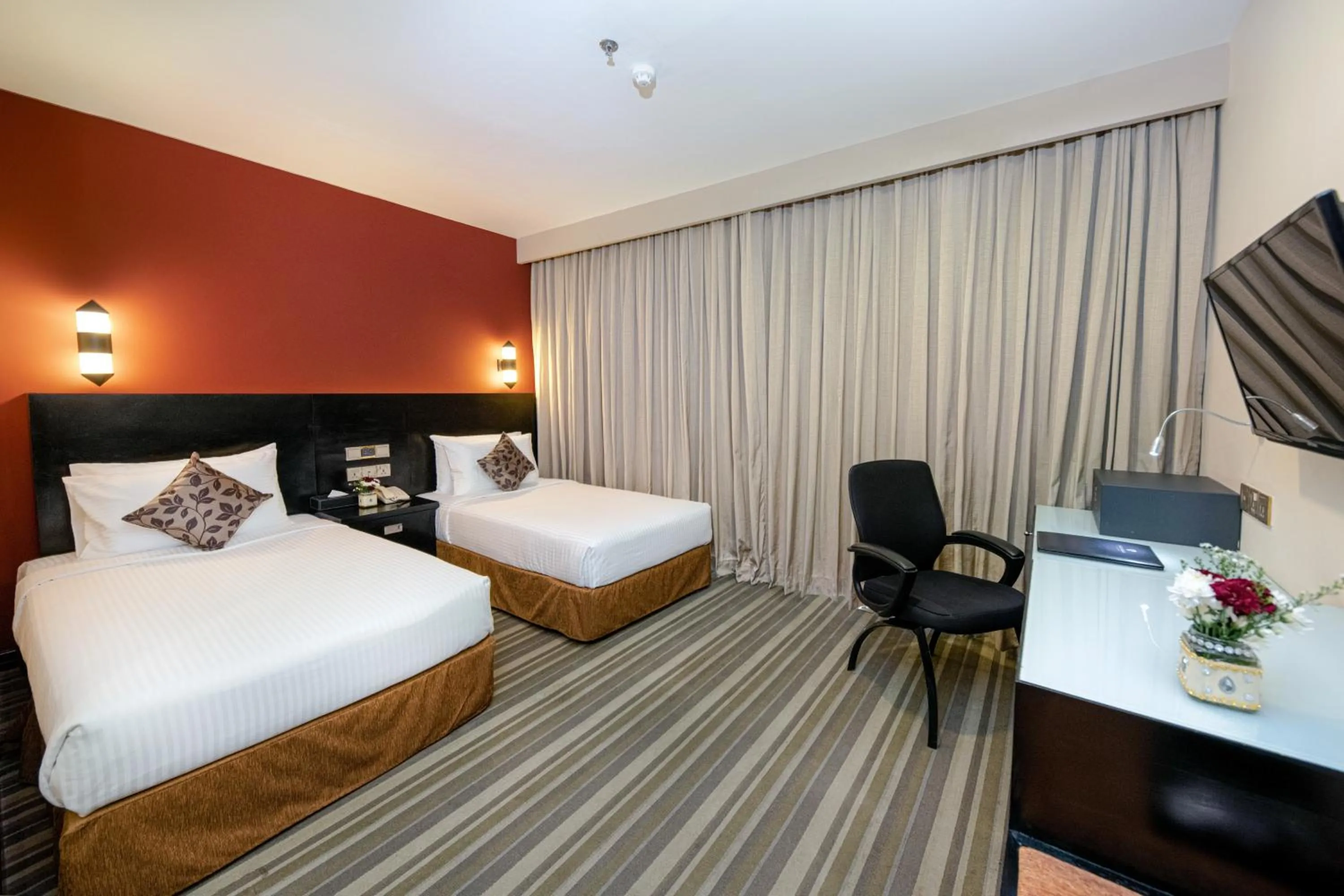 Superior Twin Room with Balcony in Pearl Grand By Rathna