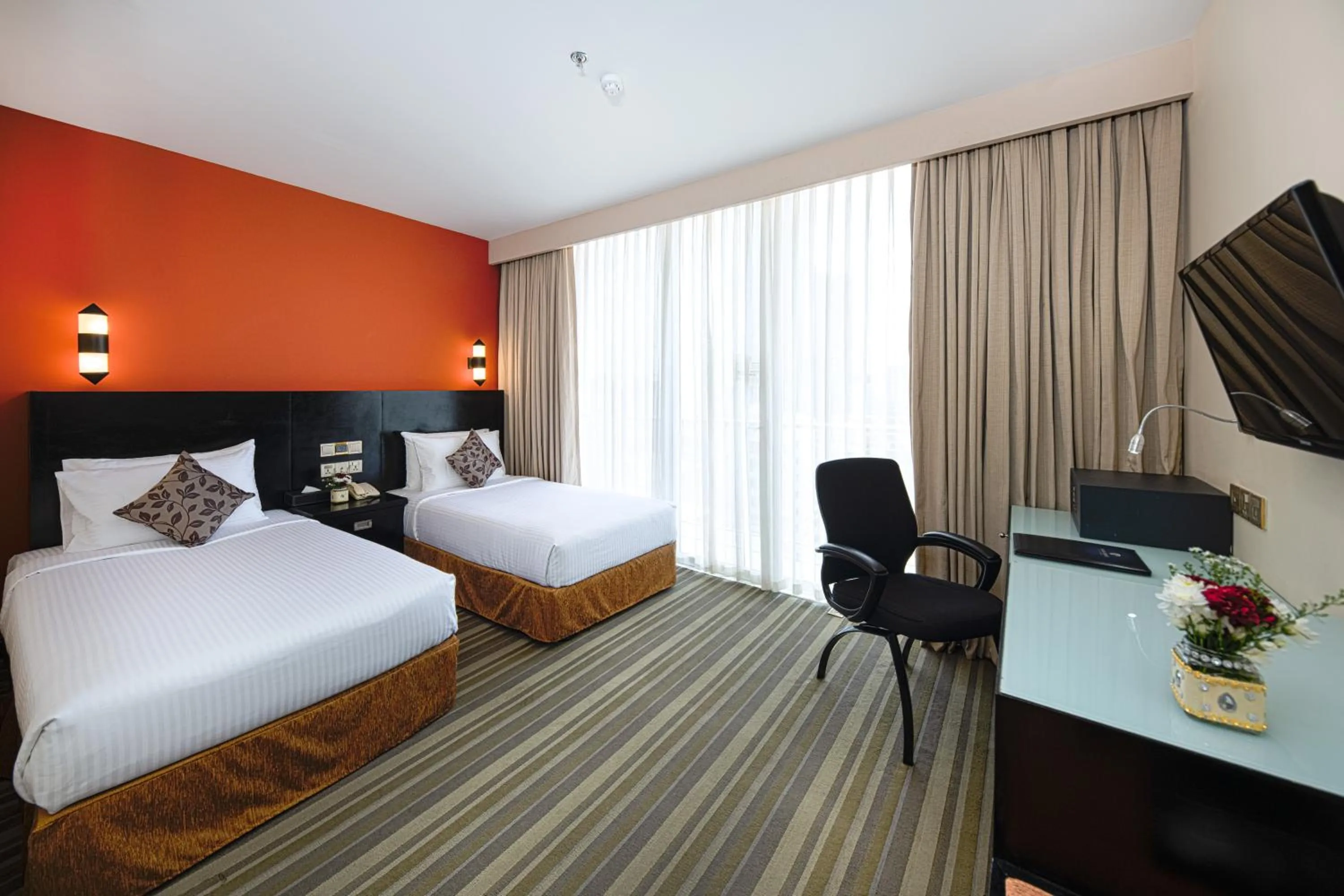 Deluxe Twin Room with Balcony in Pearl Grand By Rathna