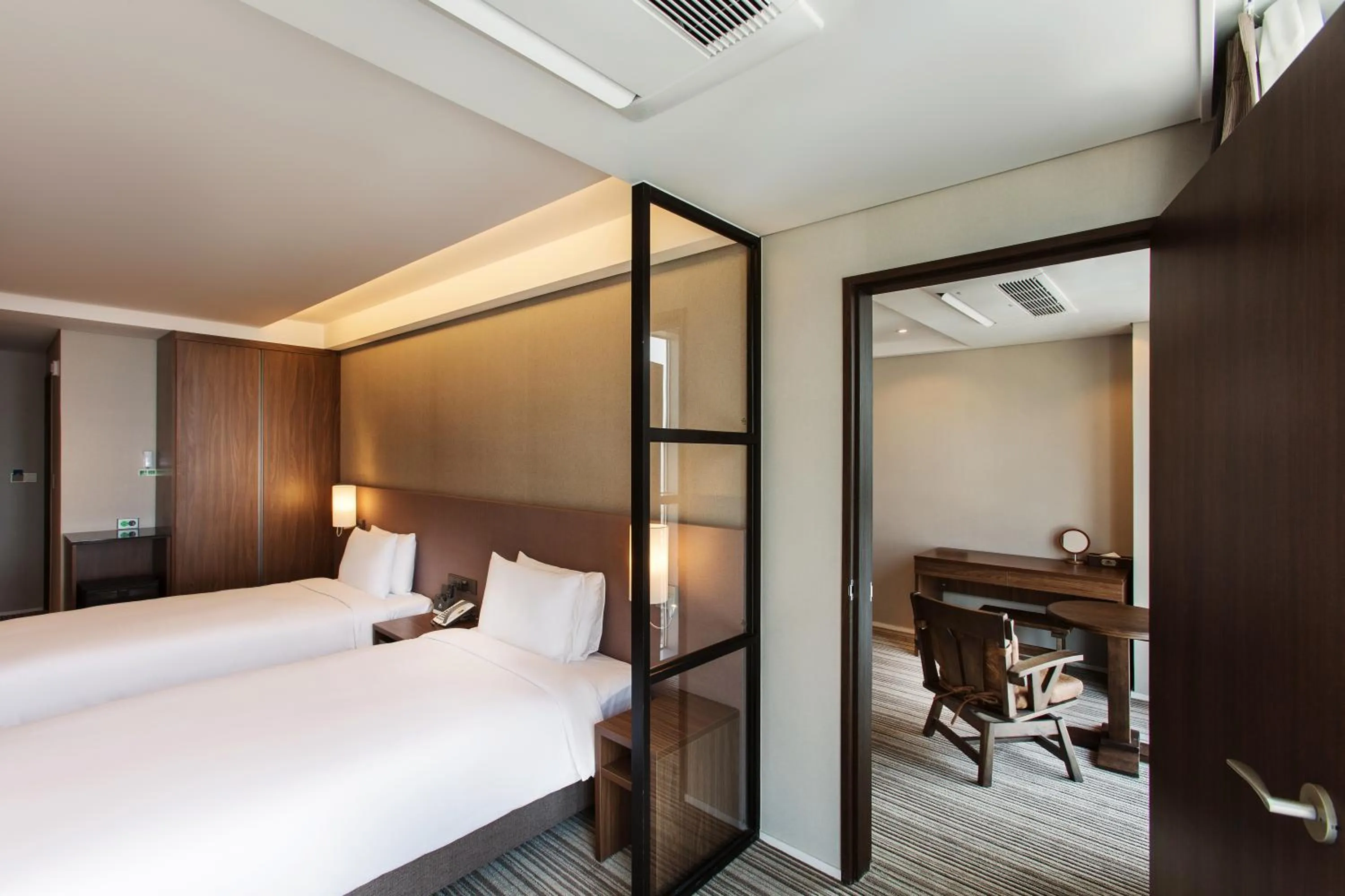 Deluxe Connecting Room with Half Harbor View in Hotel Adela