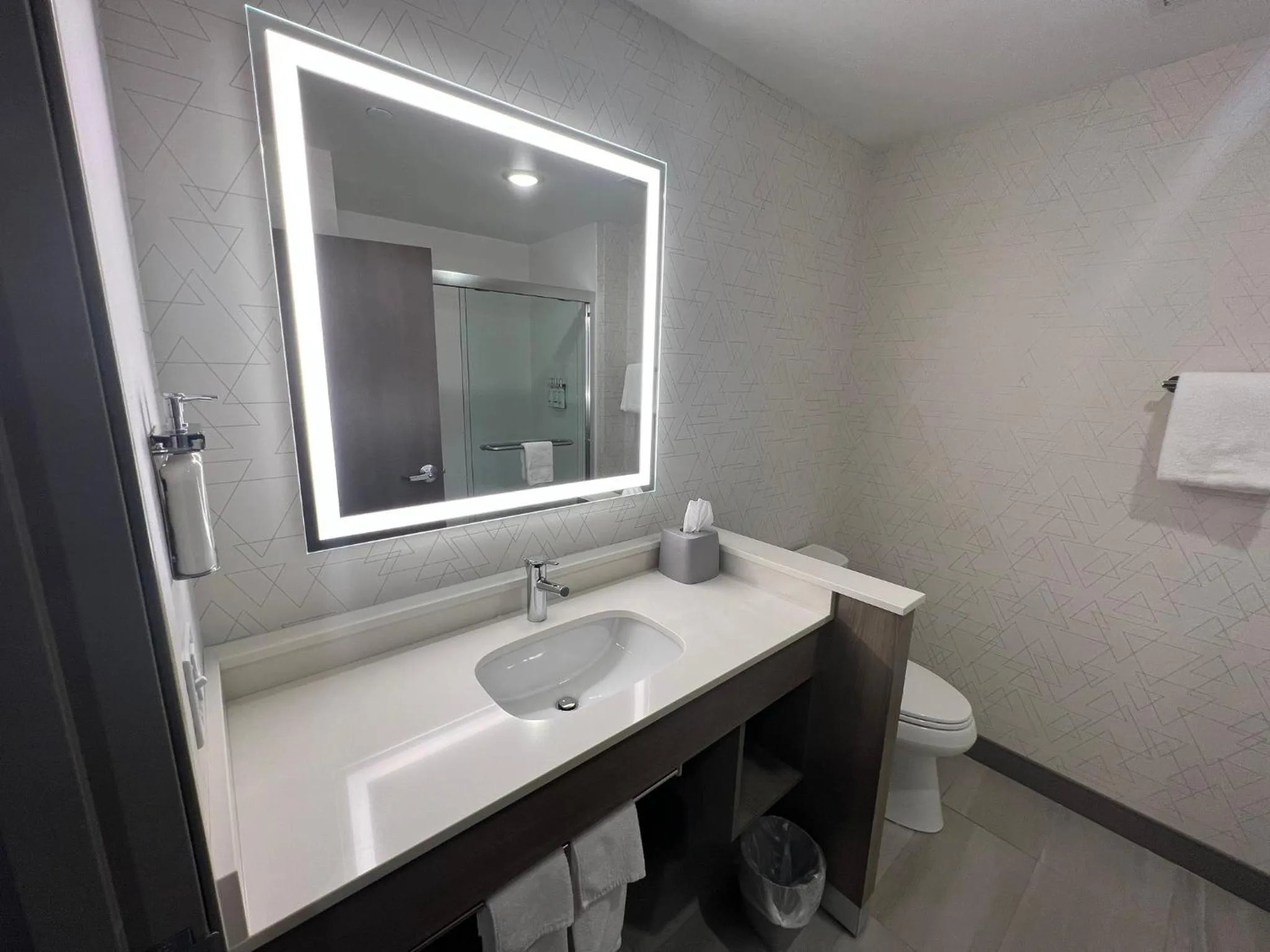 King Suite in Holiday Inn Express & Suites - Tomah by IHG