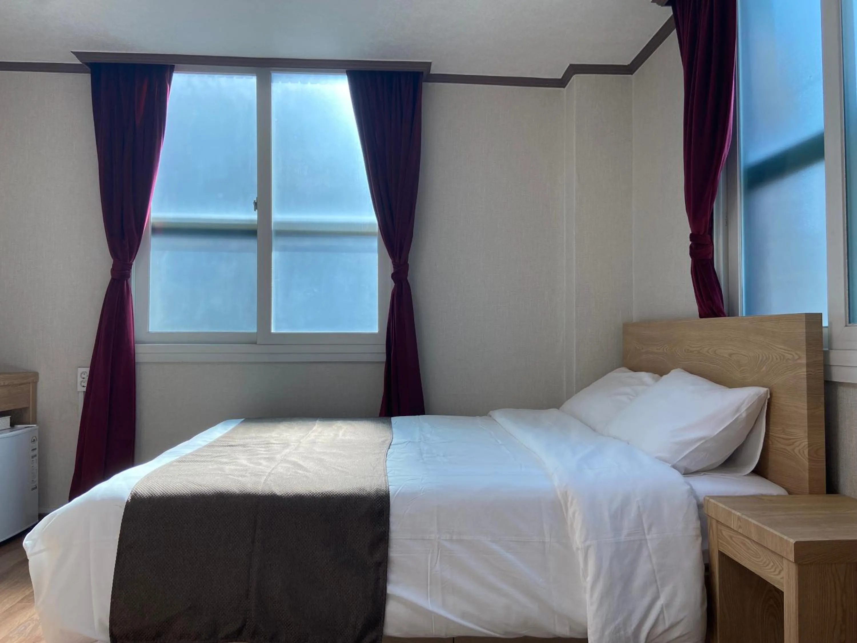 Double Room with Private Bathroom in Bricks Stay Jeju City & Aiport