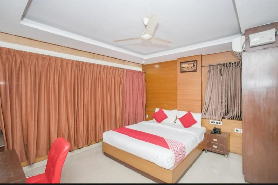 Deluxe Double Room (2 Adults + 1 Child) - single occupancy in WesternSuites Hotel / Spa