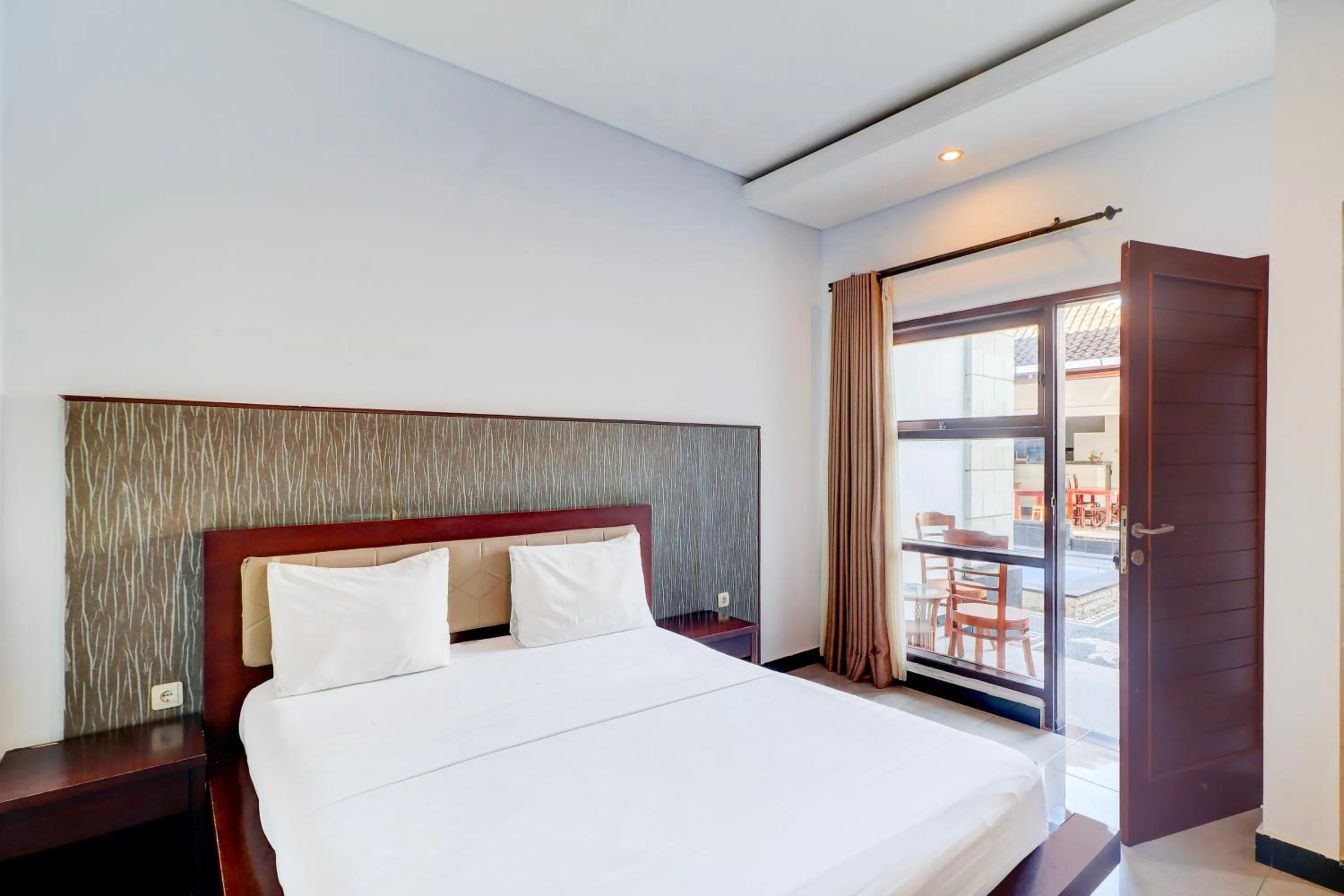 Deluxe Suite in Collection O Bali near Keonganan Beach formerly New Asta Graha Homestay