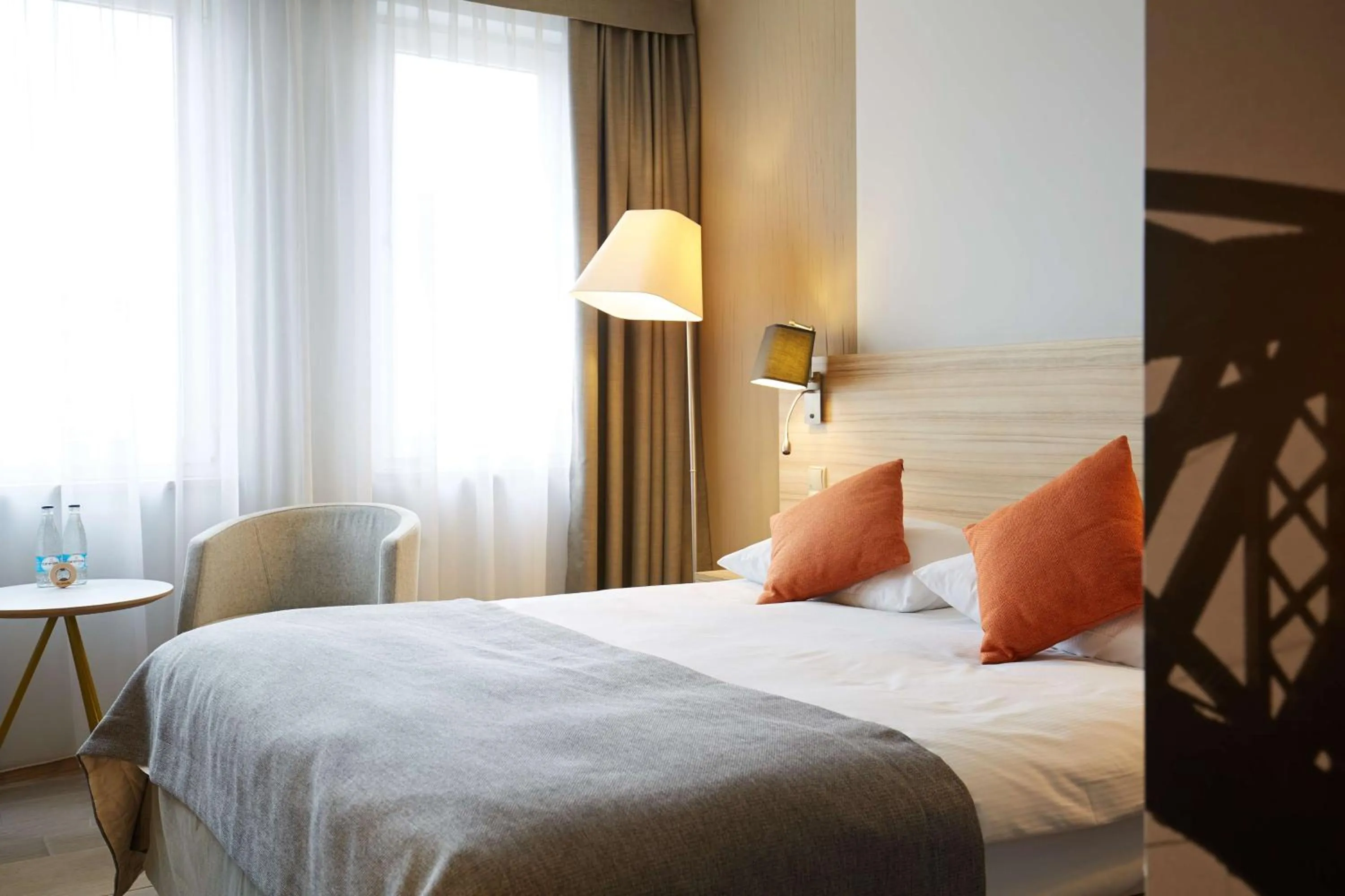 Standard Plus Queen Room in Scandic Wrocław