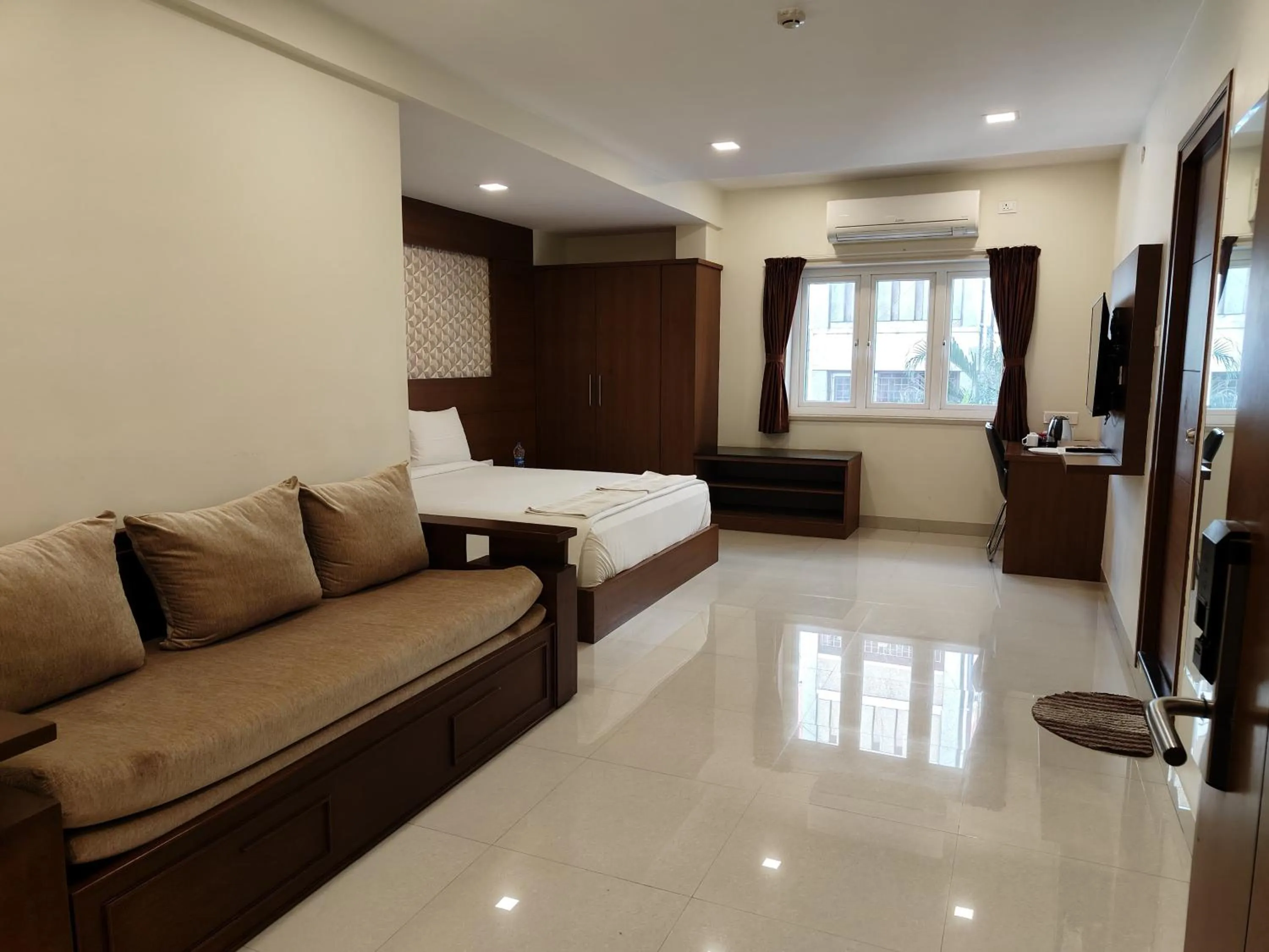 Deluxe Room in A and M Rooms and Residences
