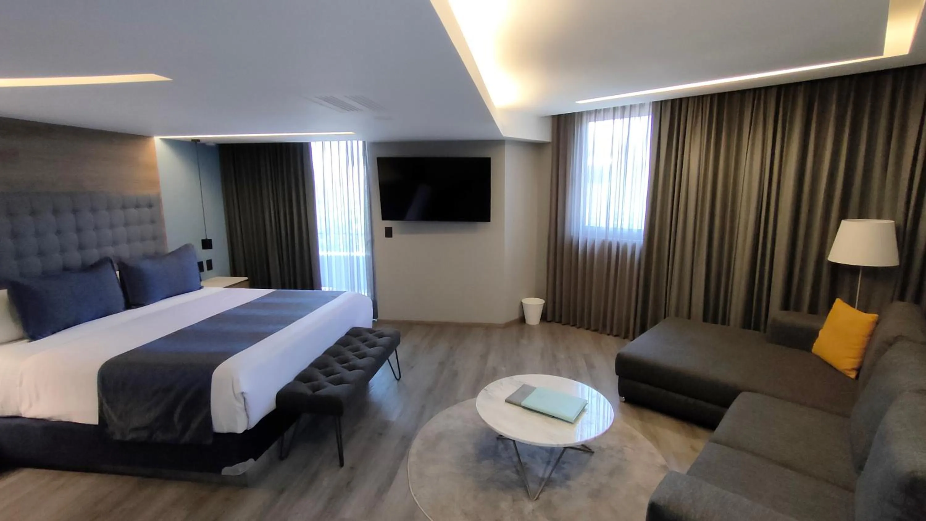 Deluxe King Studio in Alia Inn Boutique WTC