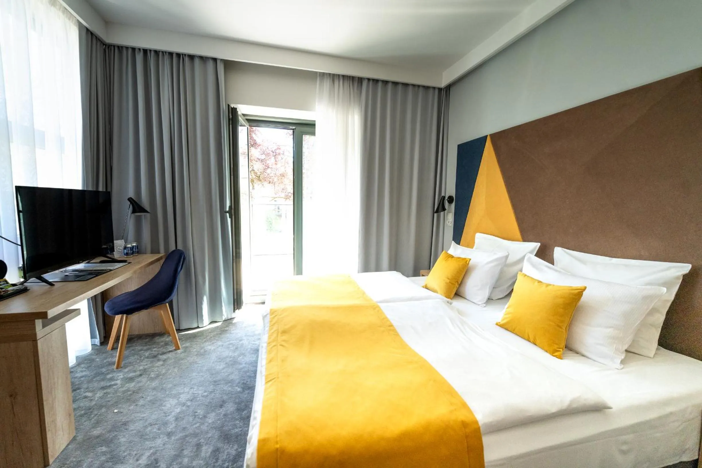 Double Room with Terrace in Villa Ozone