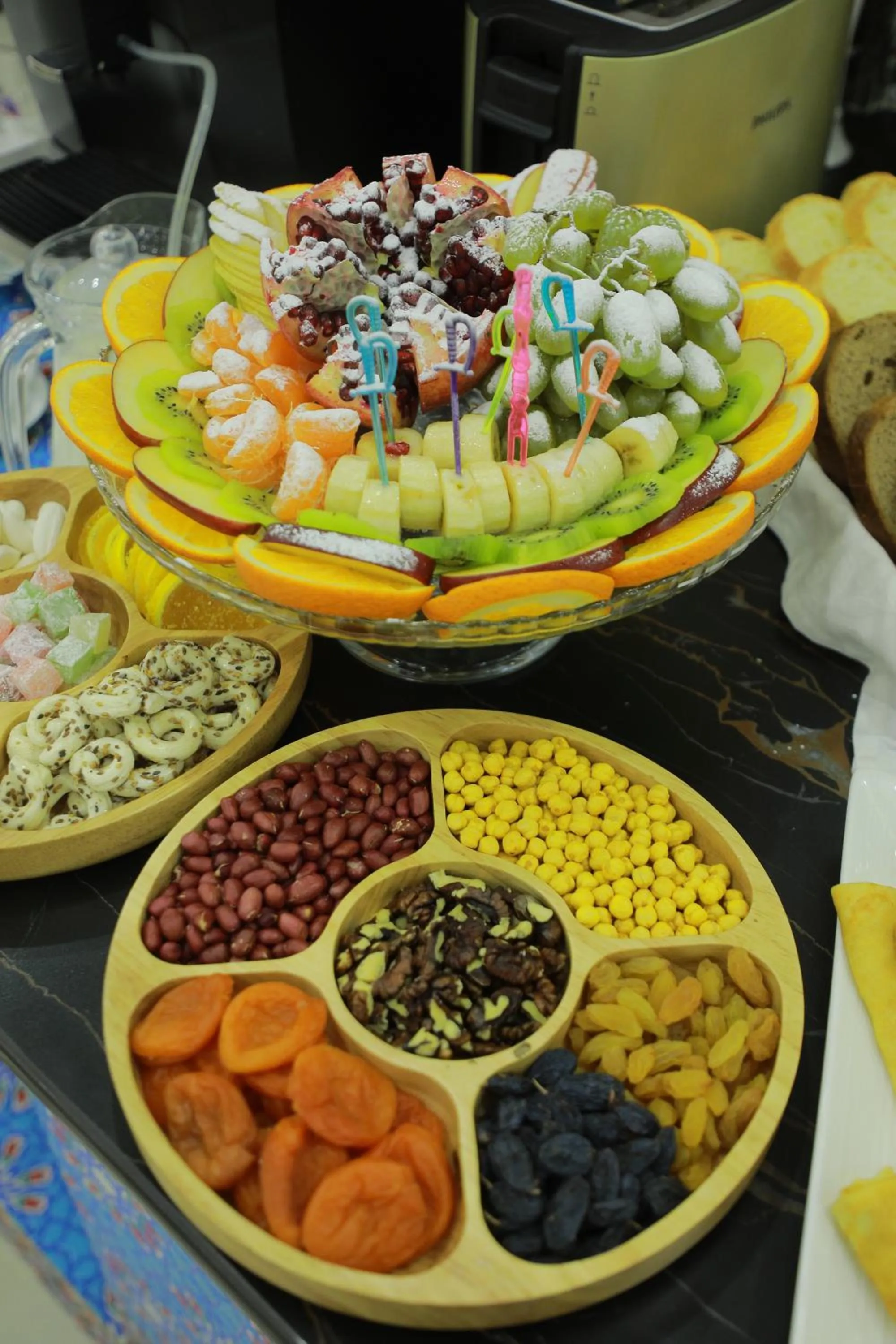 Food in Human Hotel