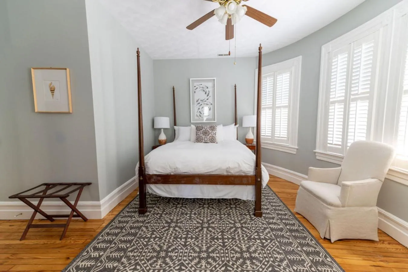 Deluxe Queen Room in The Edenton Collection-Captain's Quarters Inn