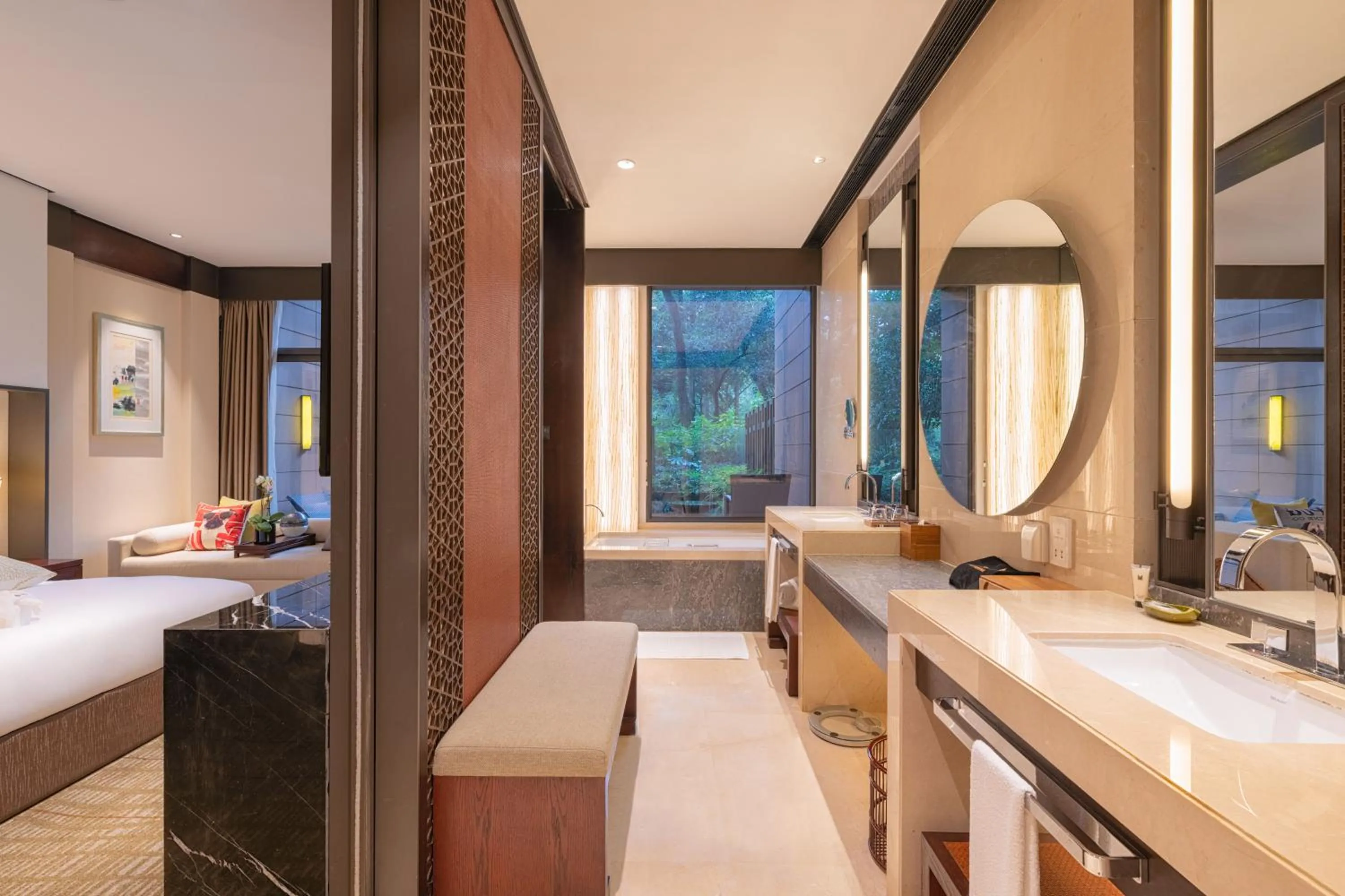 Courtyard Room with King Bed (Pets allowed) - free mini-bar per stay  in Millennium Resort Hangzhou