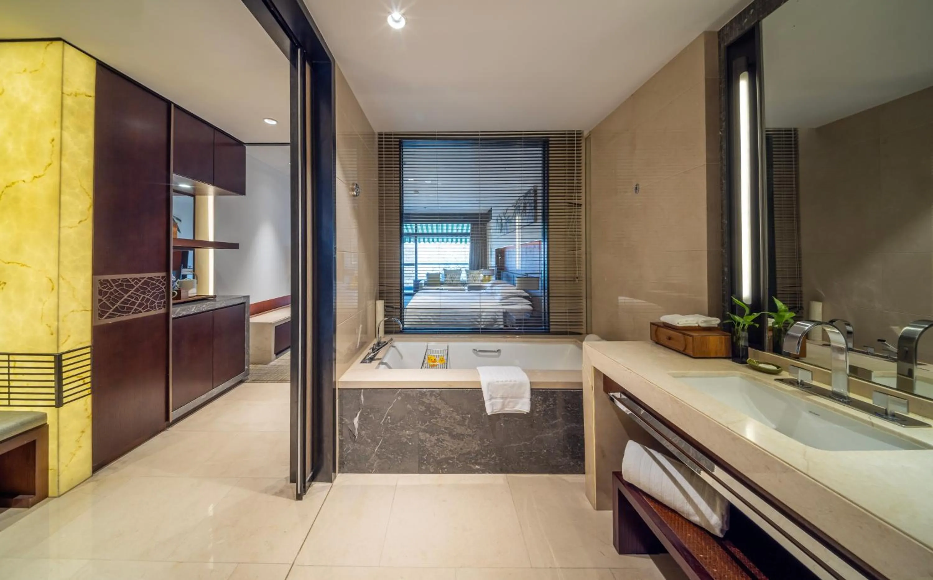 Permium King Bed Room in Millennium Resort Hangzhou