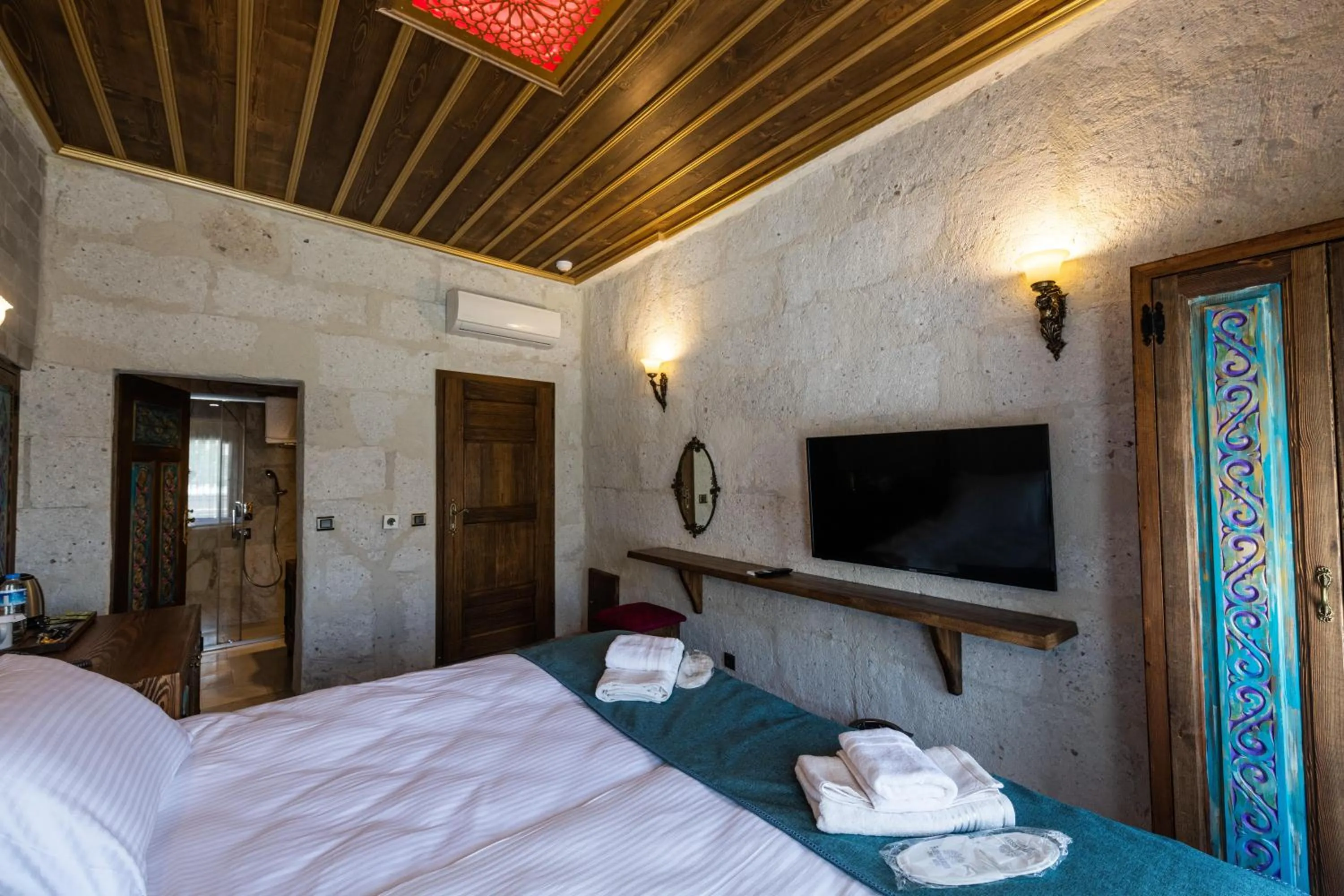 Deluxe Double or Twin Room in Foremanson Cave Hotel