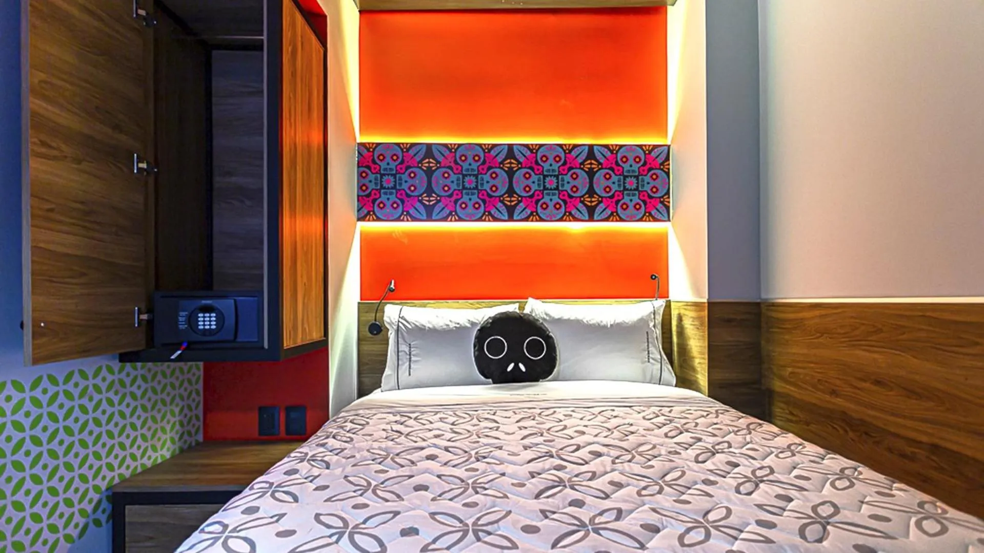 Superior Double Room in Barrio Downtown Mexico City Hostel