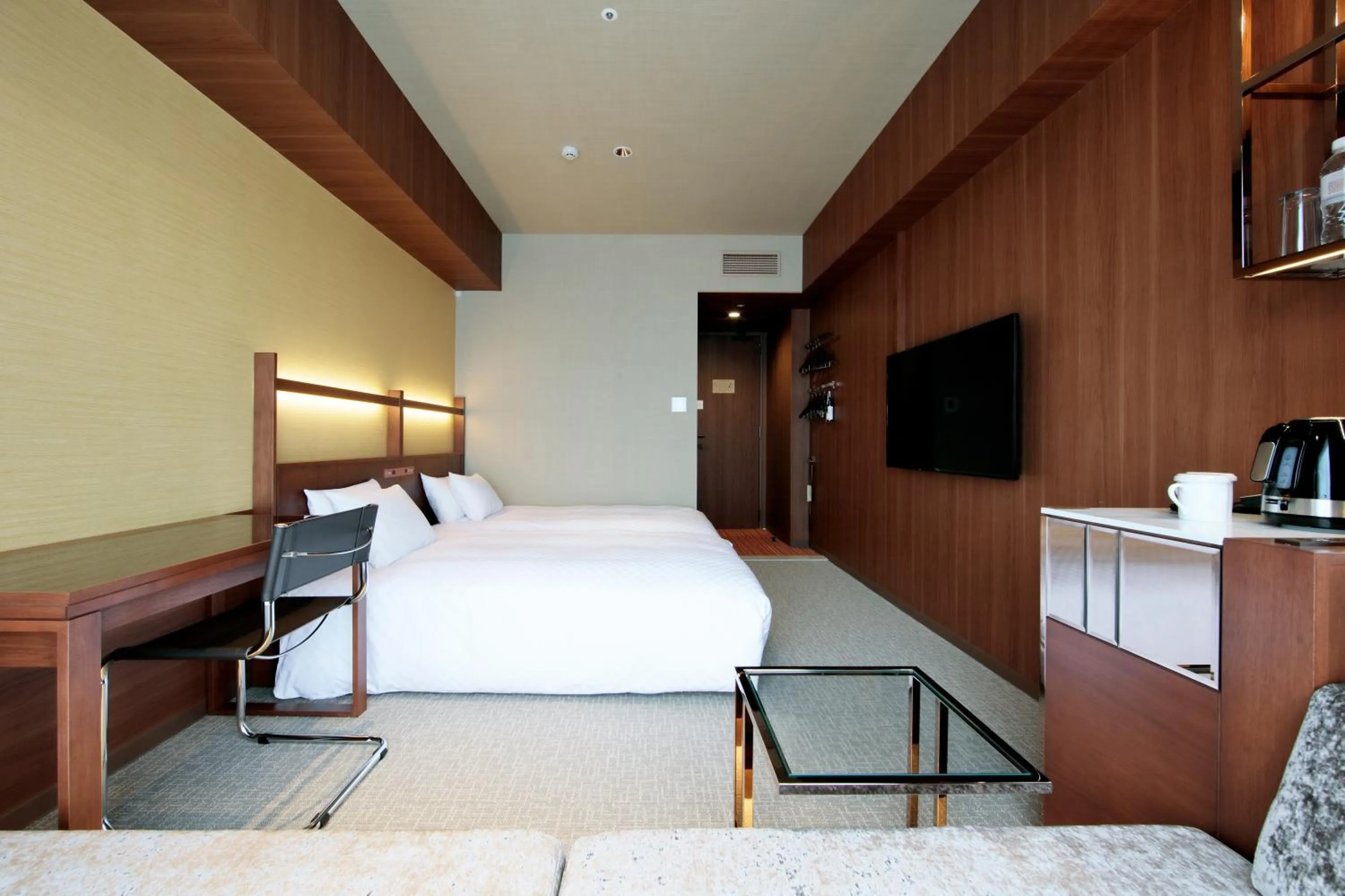 Hollywood Twin Room with Sofa Bed in Candeo Hotels Utsunomiya