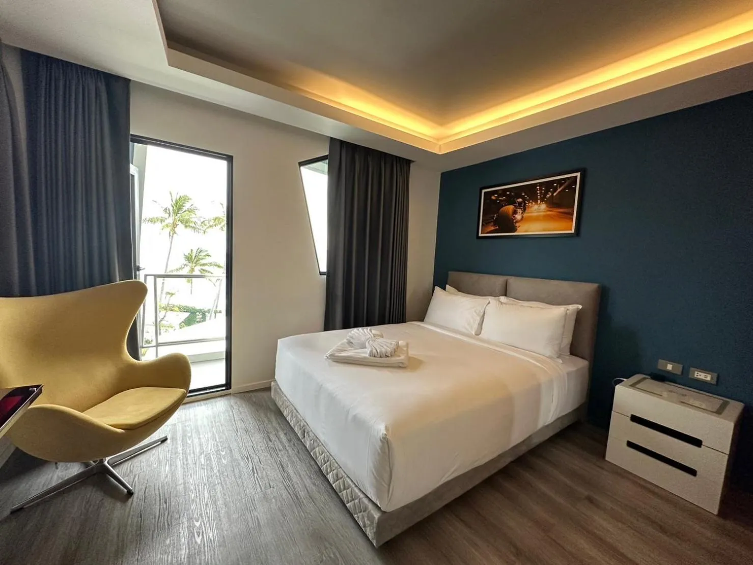 Deluxe Double Room with Balcony in Stardust Boutique Hotel