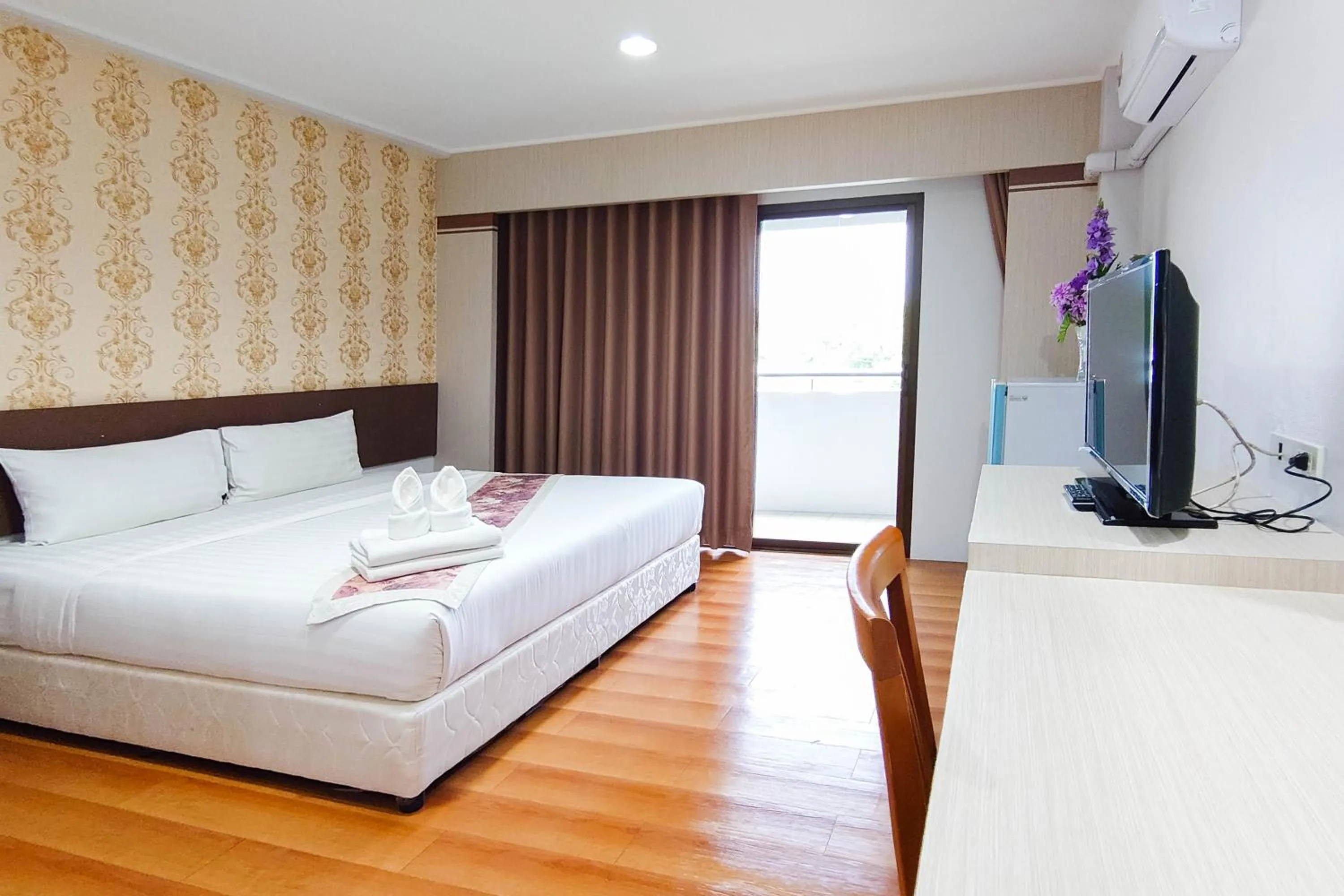 Deluxe Double Room (2 Adults + 1 Child) - single occupancy in Perfectroom Mansion