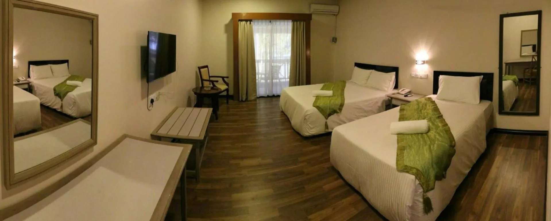 Premier Deluxe in Hotel Felda Residence Sahabat