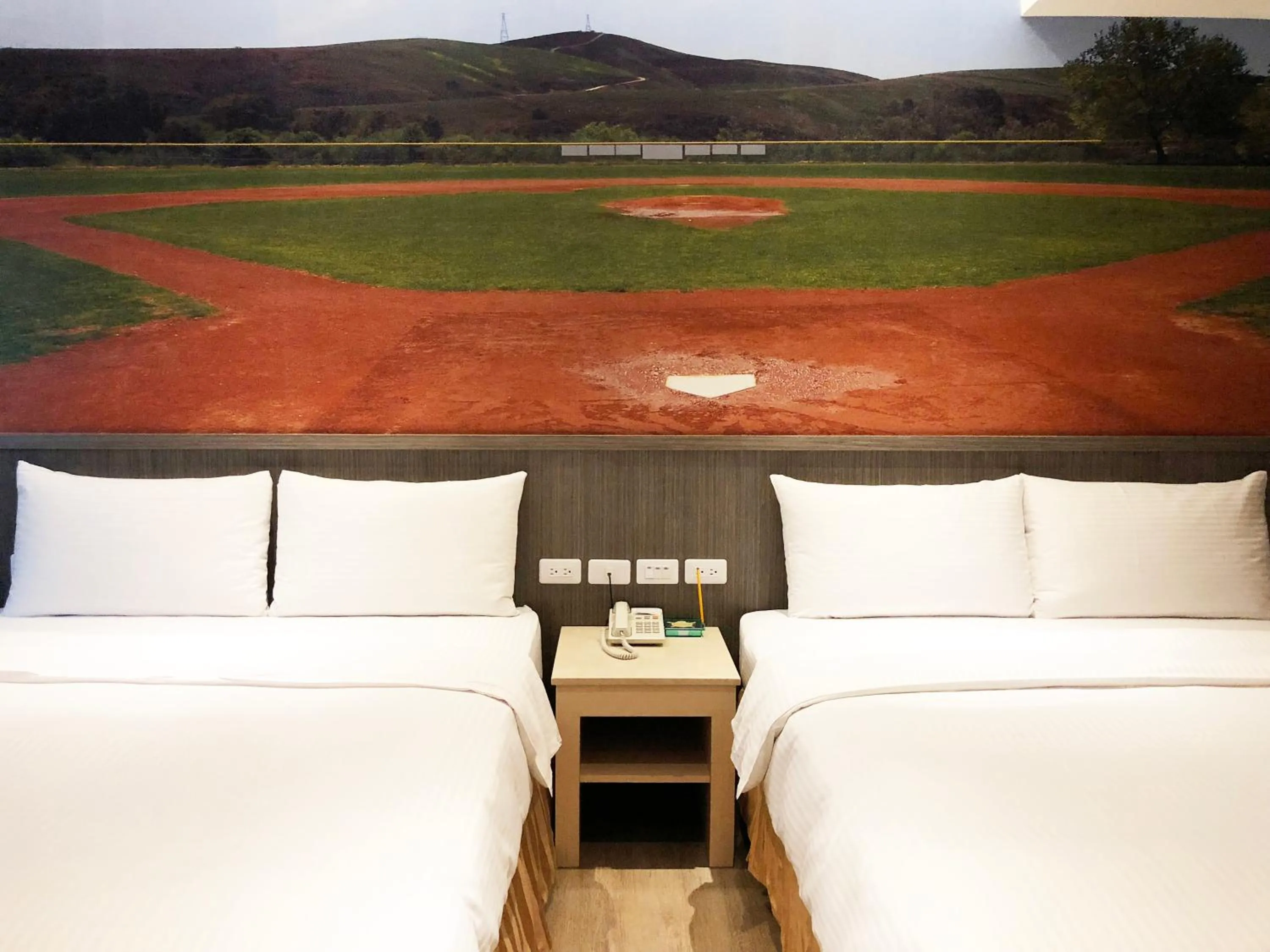 Quadruple Room in La Hotel-Baseball Theme Hall