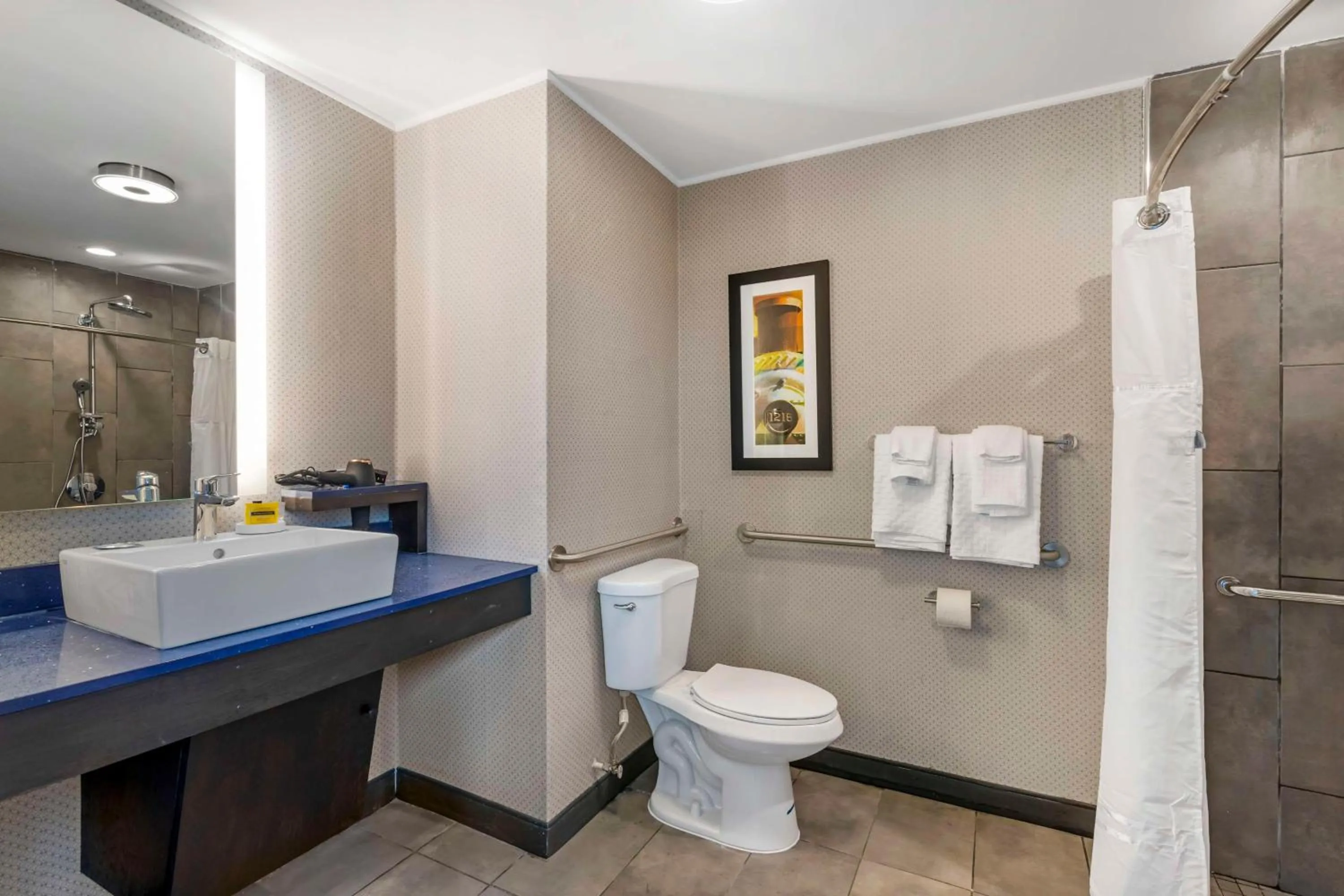 King Room - Disability Access in GLo Best Western Pooler - Savannah Airport Hotel